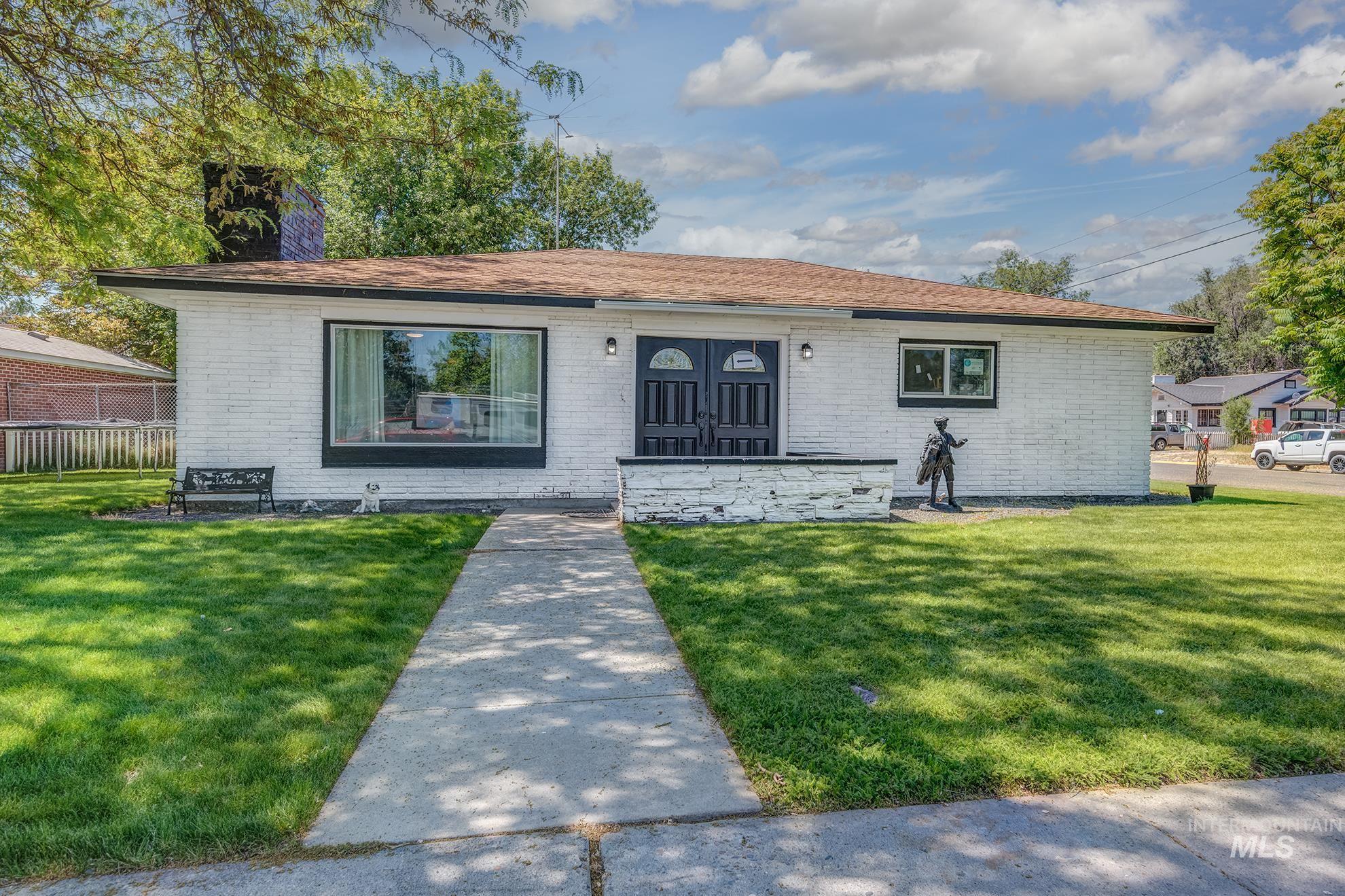 187 NW 3rd Street, Ontario OR 97914