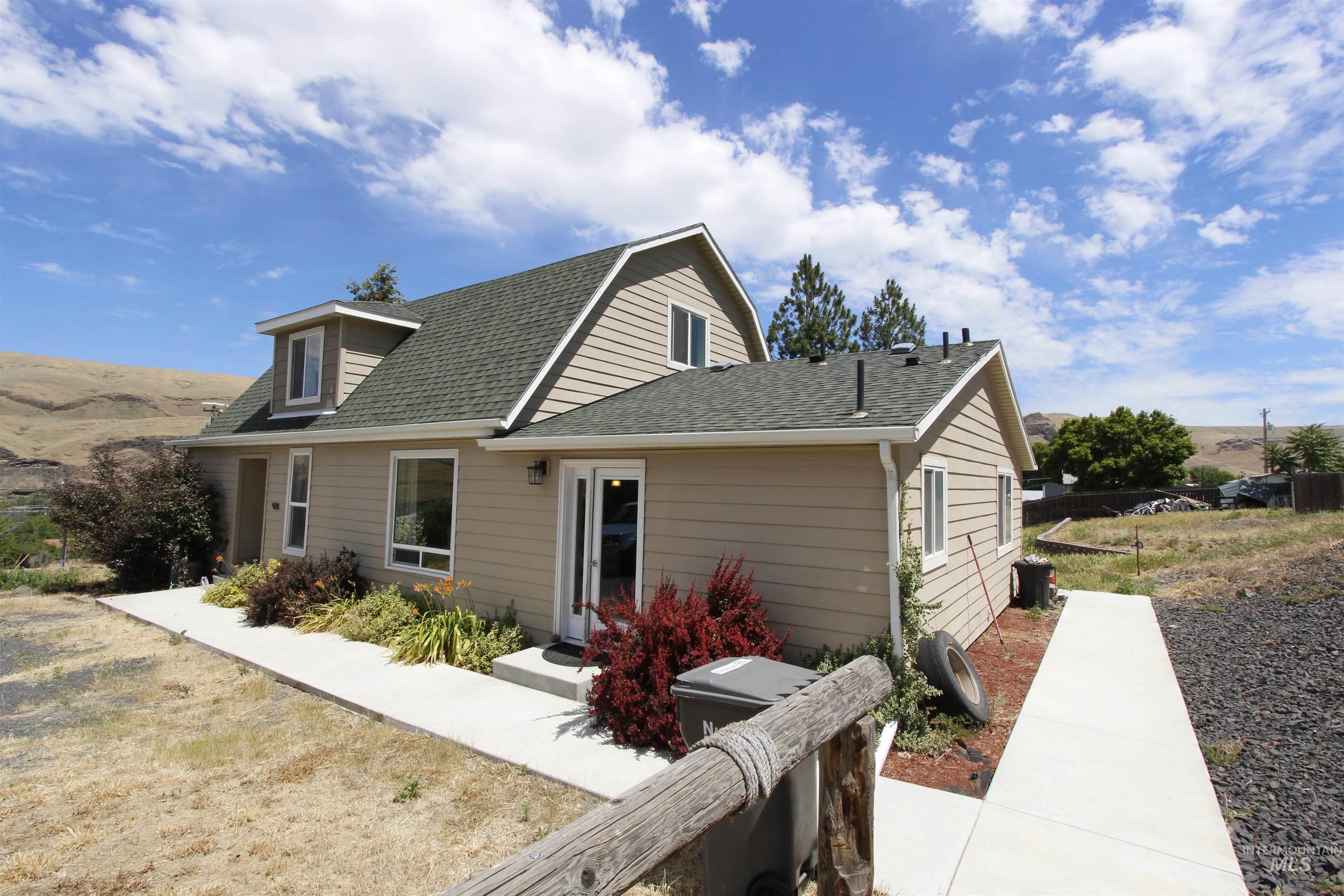 904 3rd St, Asotin WA 99403