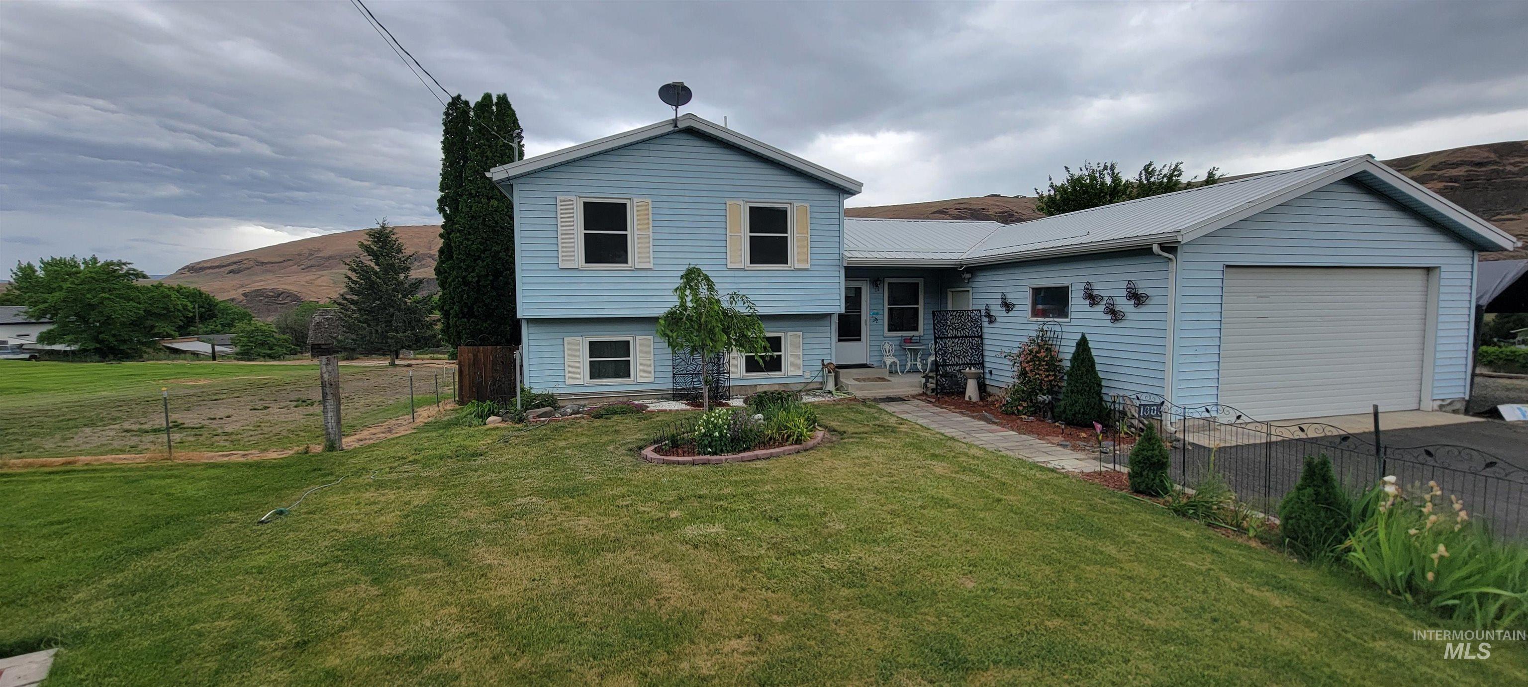 1303 4th St, Asotin WA 99402