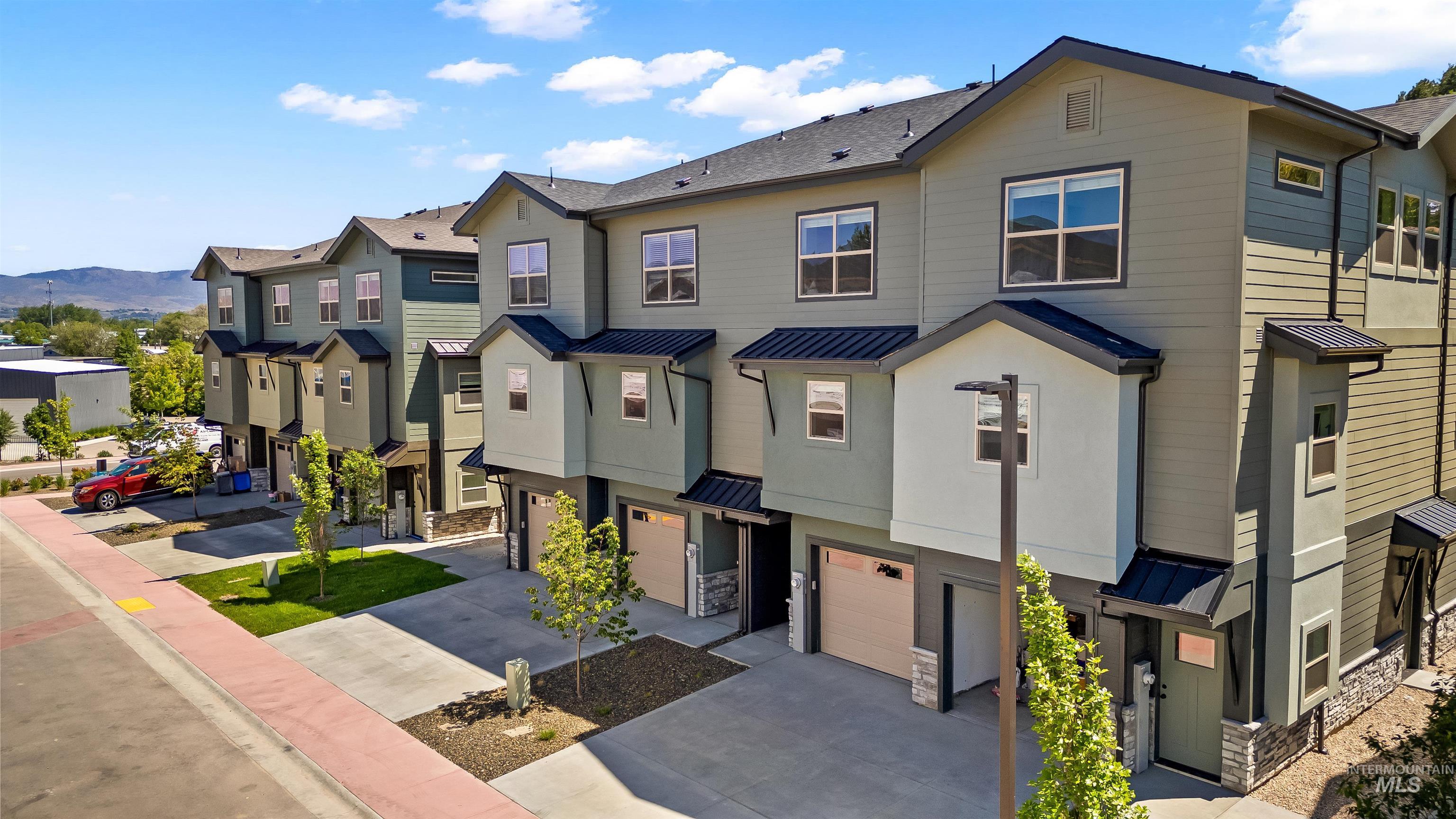 7488 W Swain Lane, Garden City ID 83714