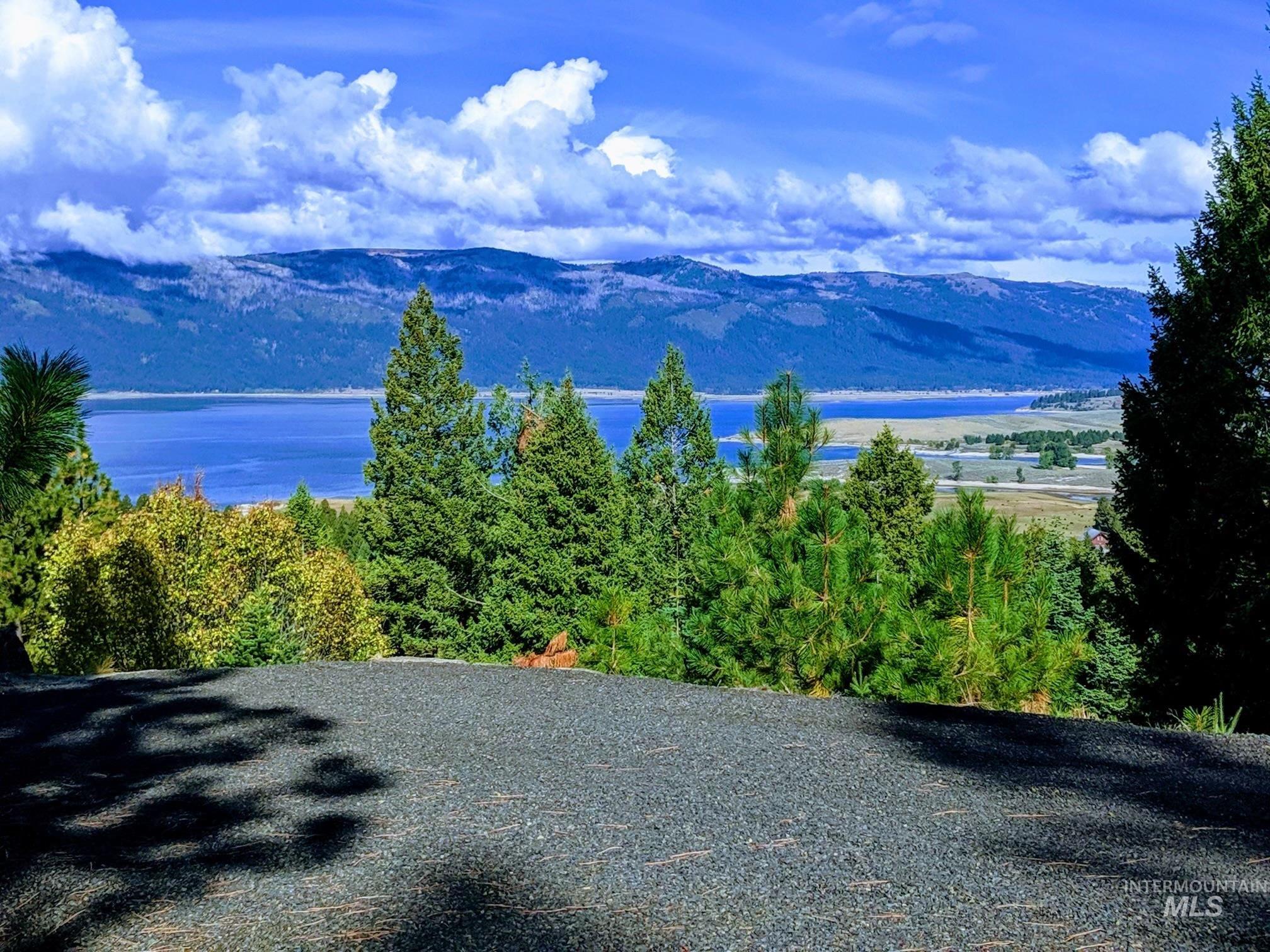 1584 Crown Point Pkwy, Cascade ID 83611