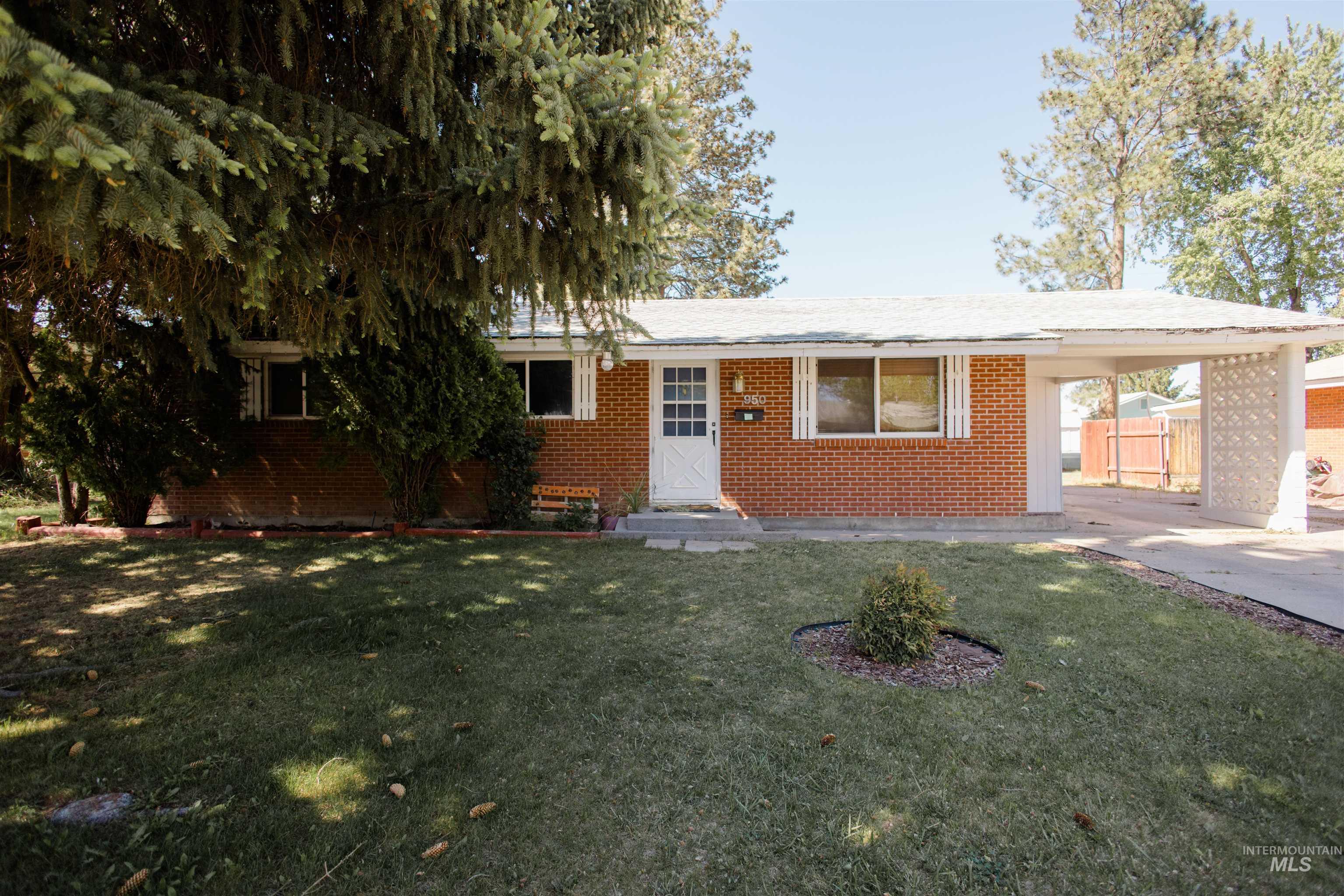 950 E 16th N, Mountain Home ID 83647