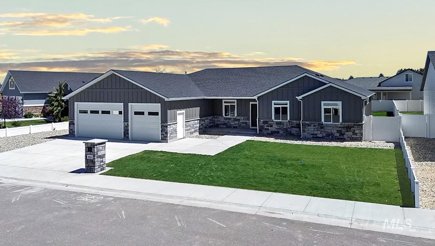 810 Snake River Drive, Heyburn ID 83336