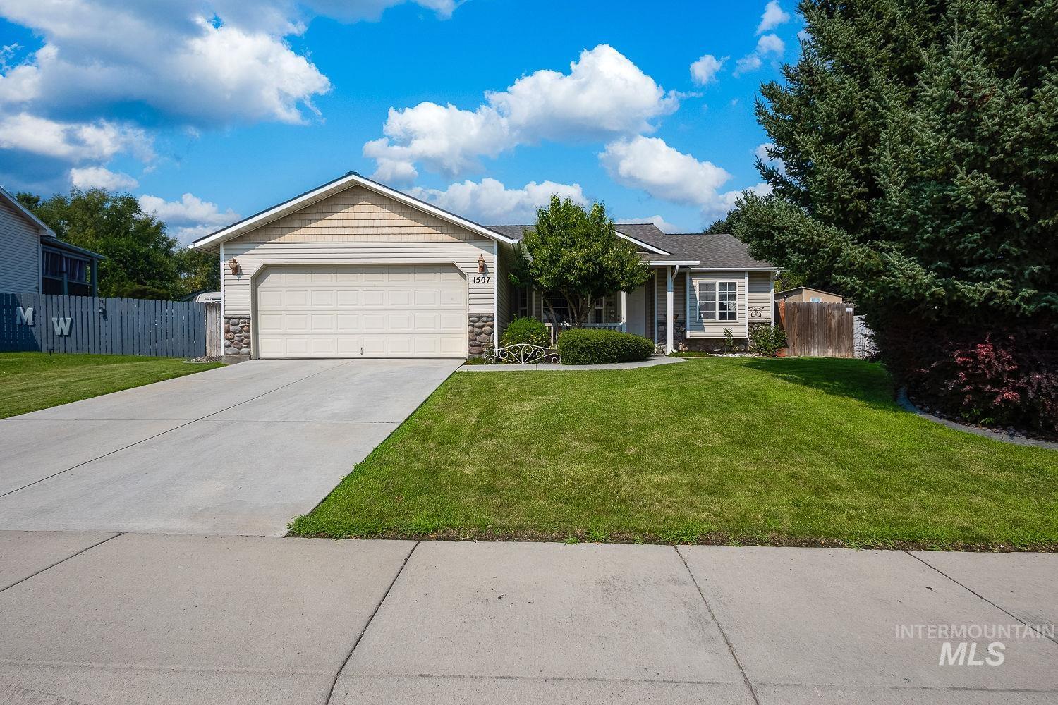 1507 S Willow Creek, Nampa ID 83686