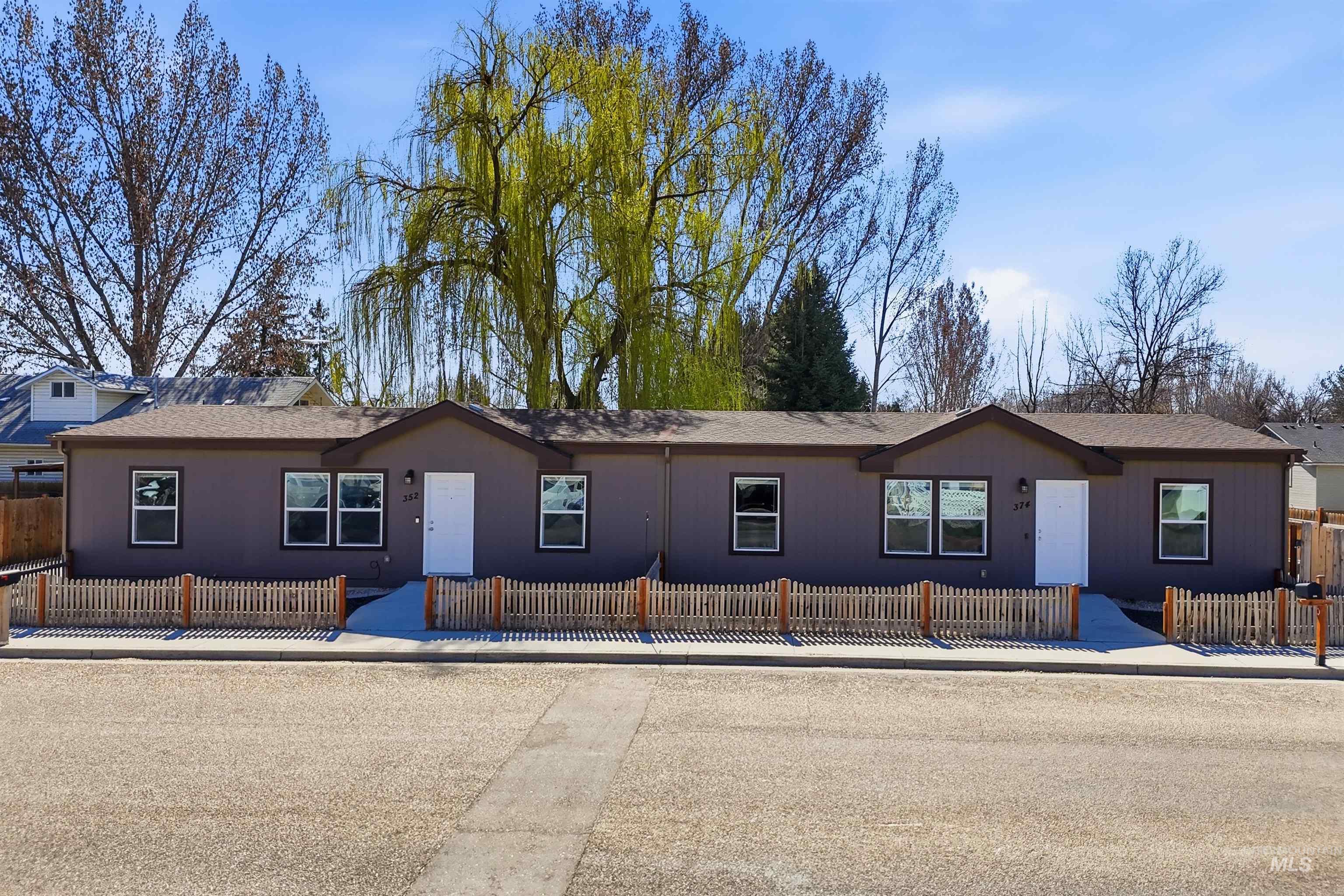 352 & 374 E Idaho St, Middleton ID 83644