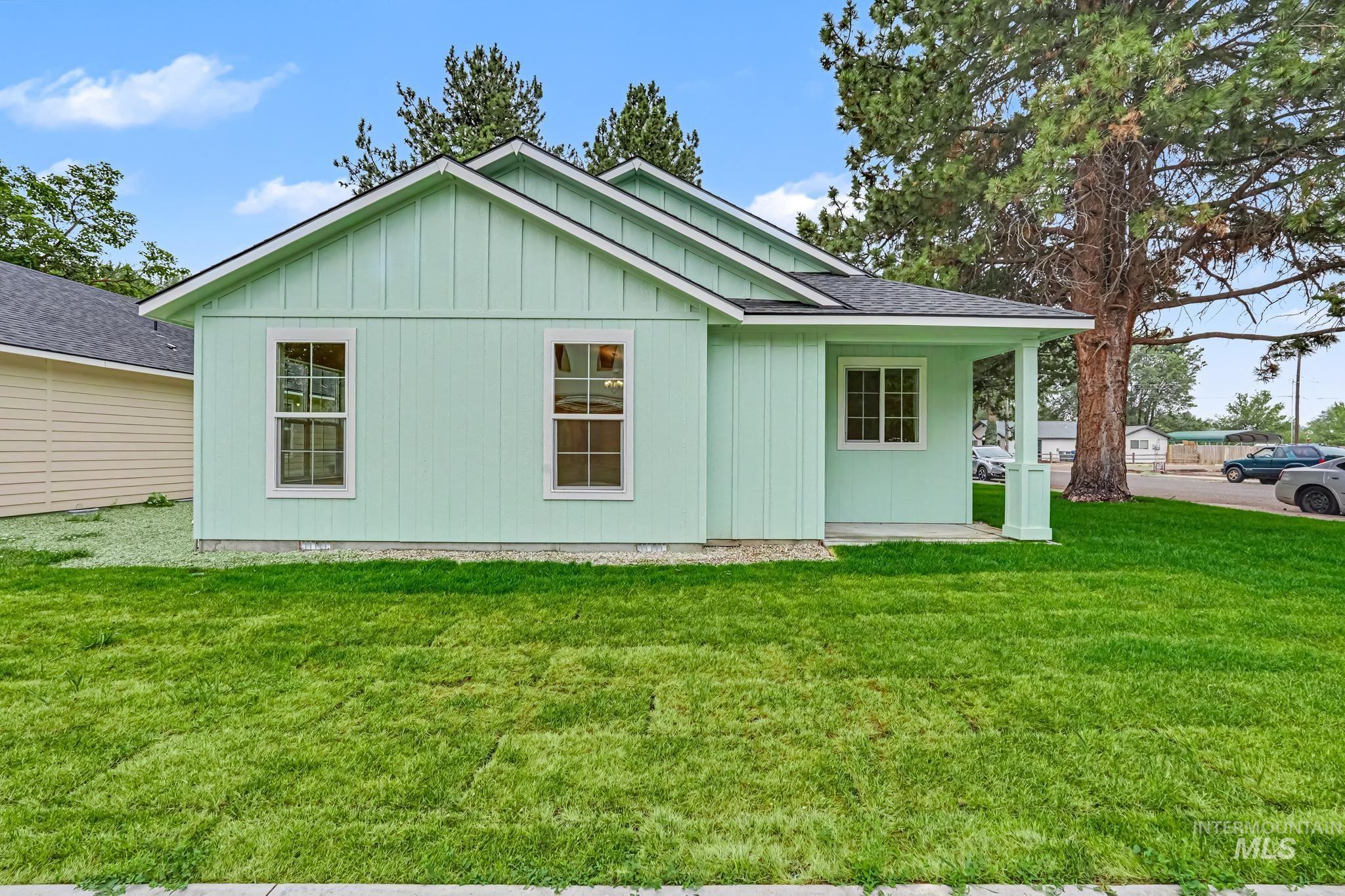 790 S 3rd W B St, Mountain Home ID 83647
