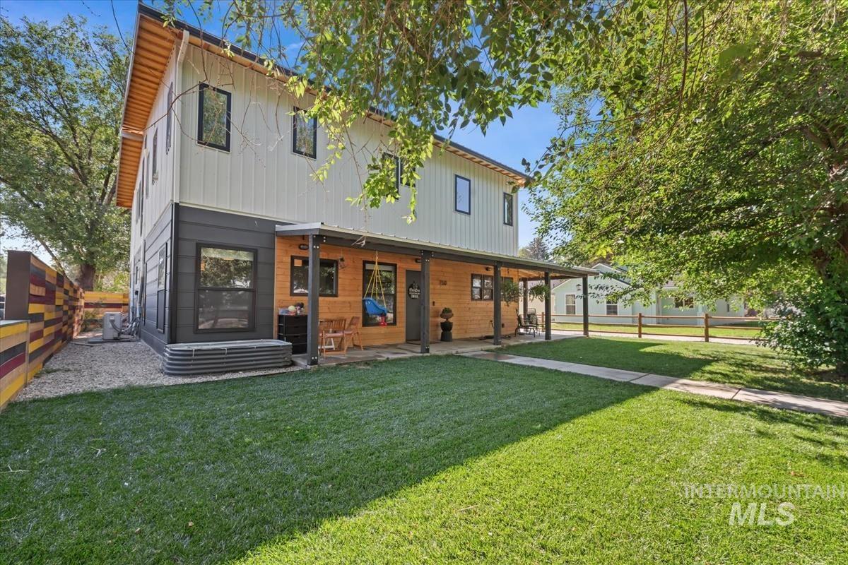 750 S 3rd W. B, Mountain Home ID 83647