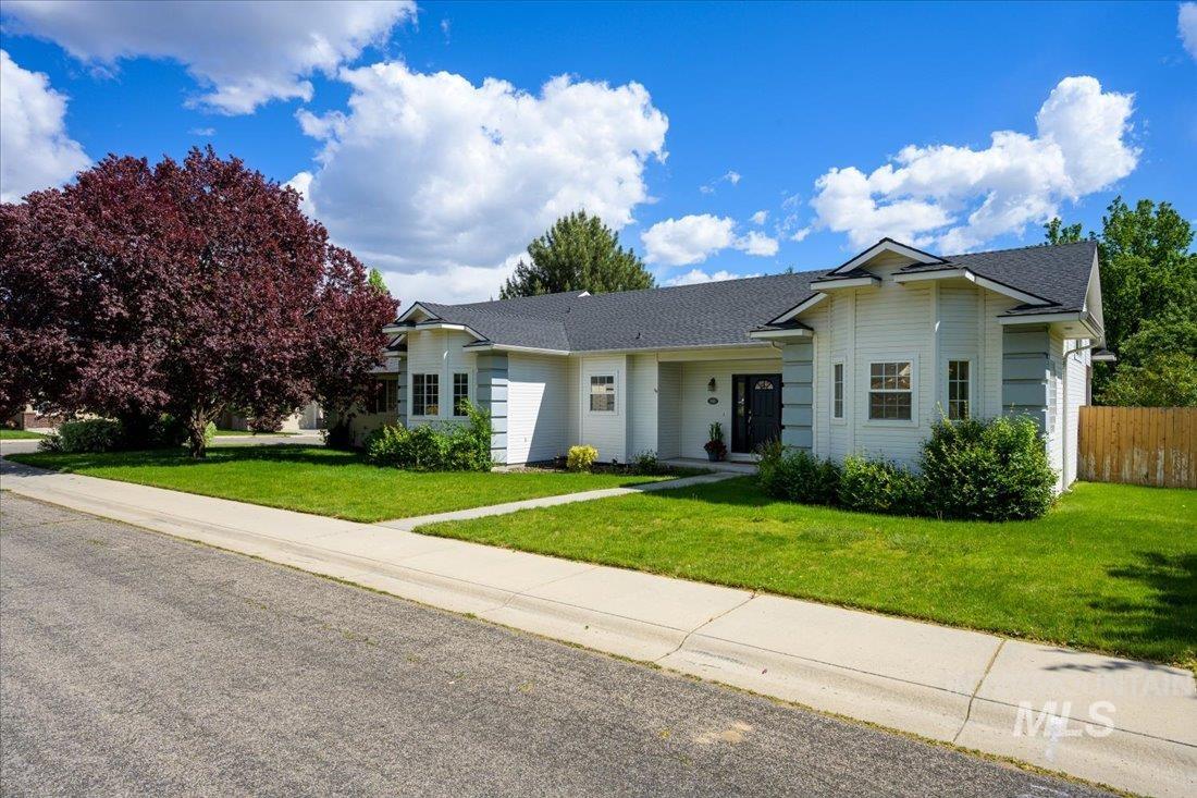 2687 E Alpomado St, Eagle ID 83616
