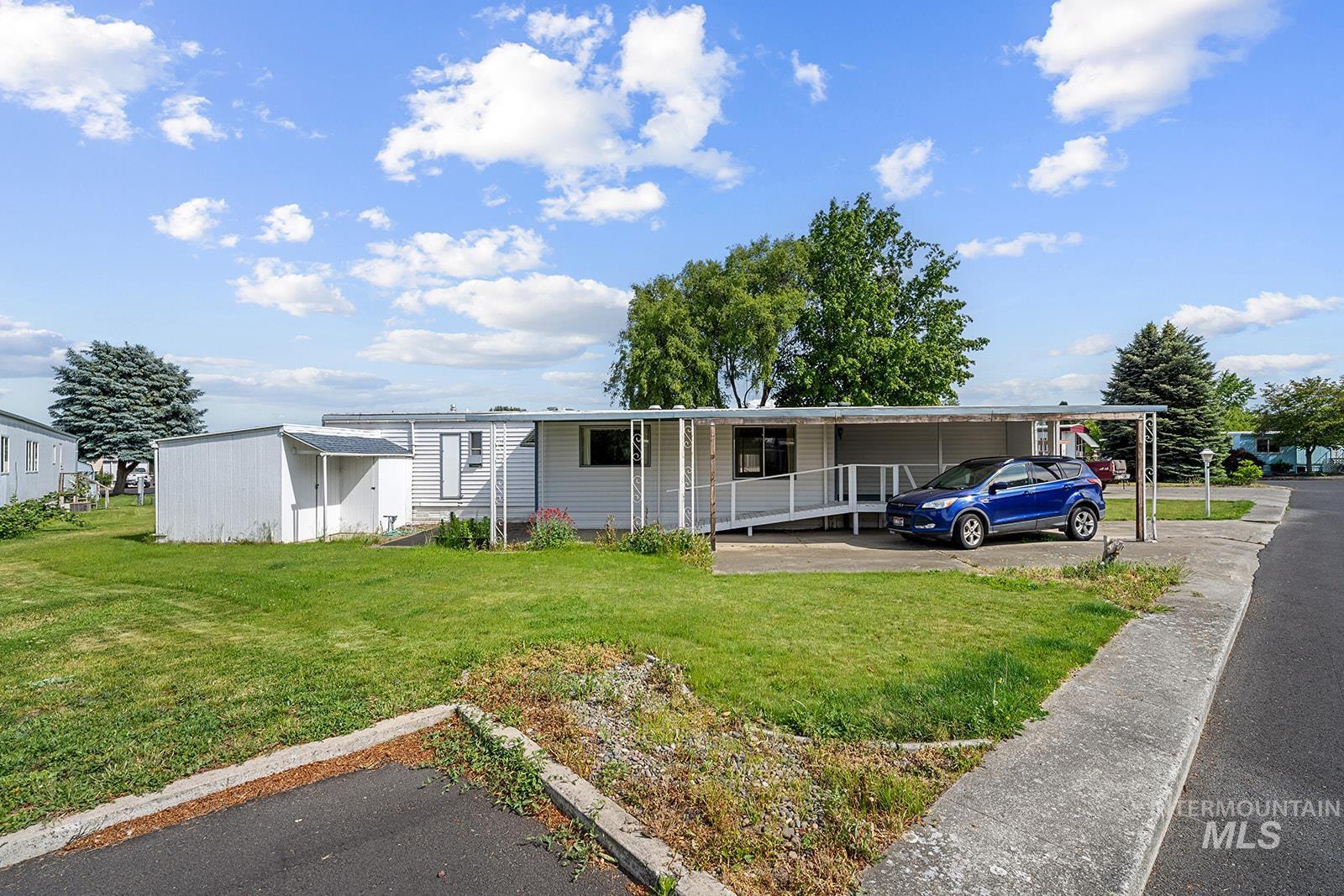 2015 6th Ave. # 221B, Clarkston WA 99403