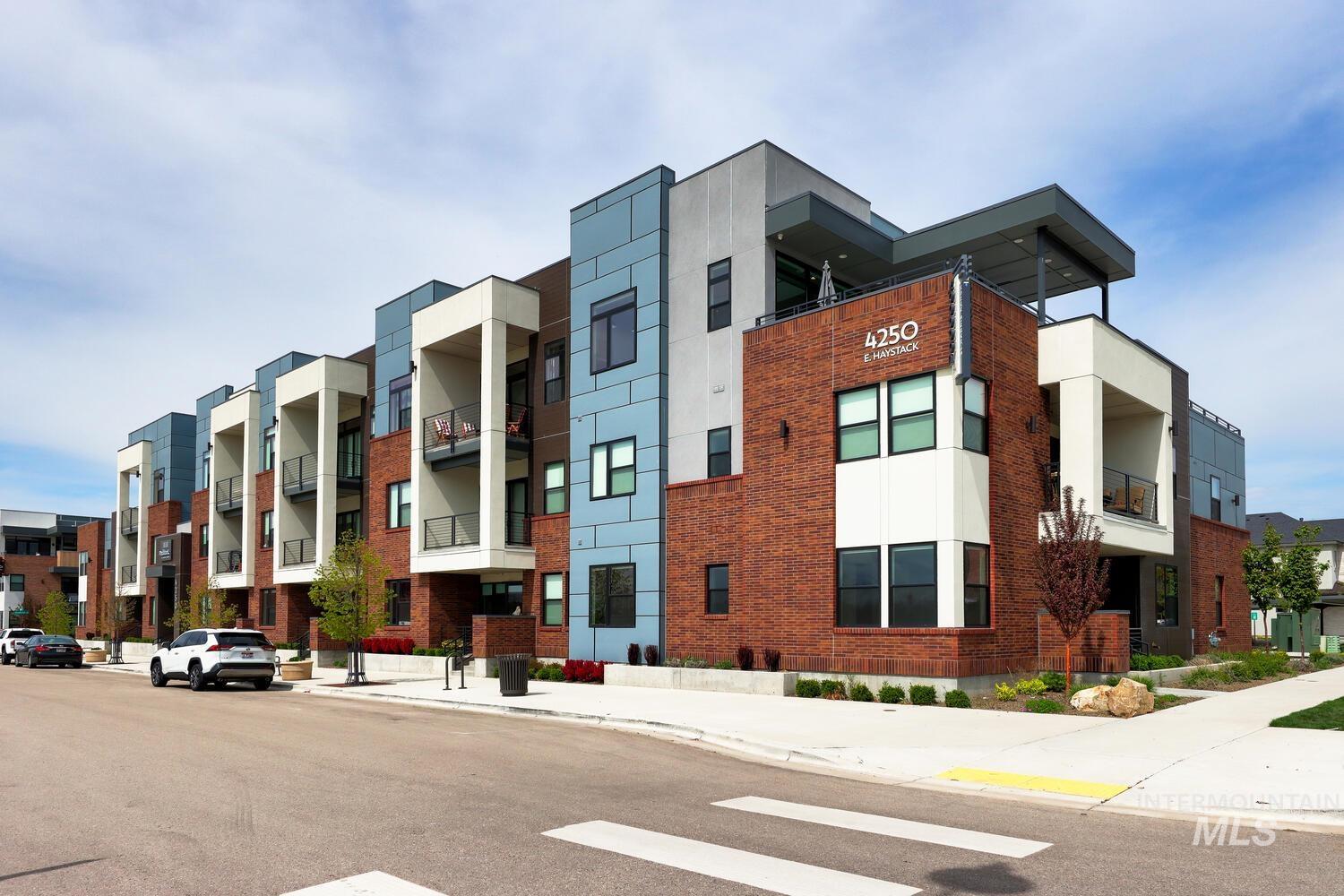 4250 Haystack # 104, Boise ID 83716