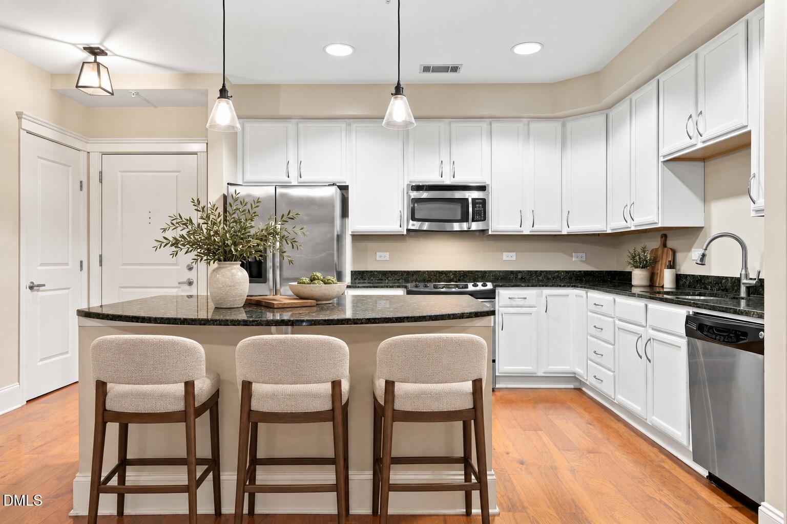 222 Glenwood Avenue 717, Raleigh, NC 27603