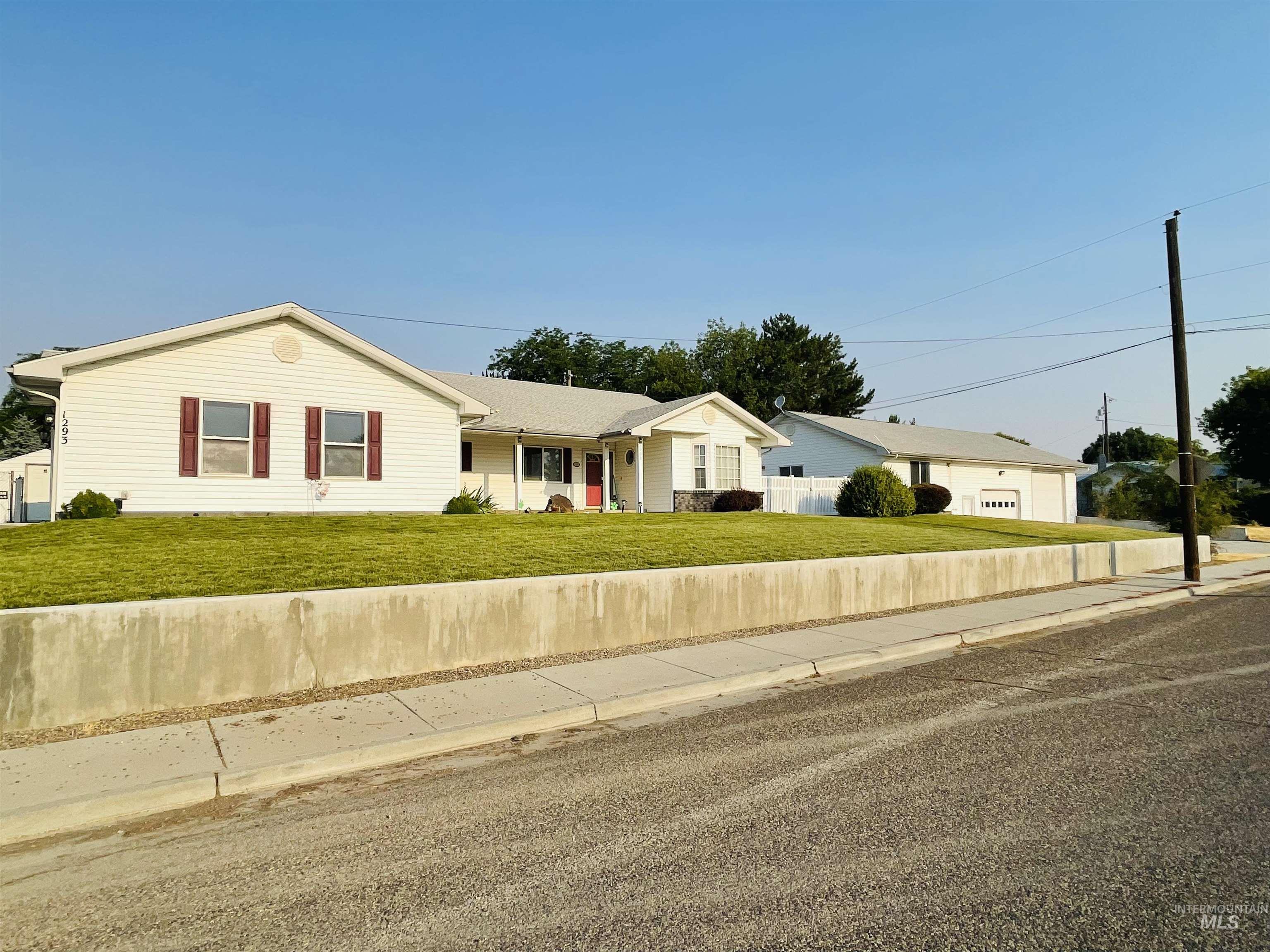 1293 Alameda Dr., Ontario OR 97914