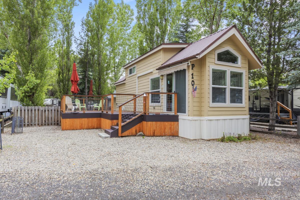 10 P Street, Cascade ID 83611