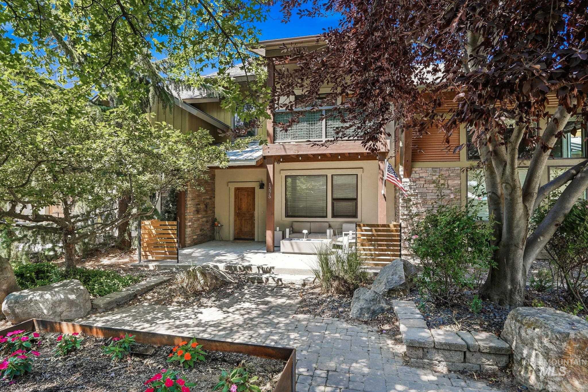 1275 E Lone Creek Dr, Eagle ID 83616