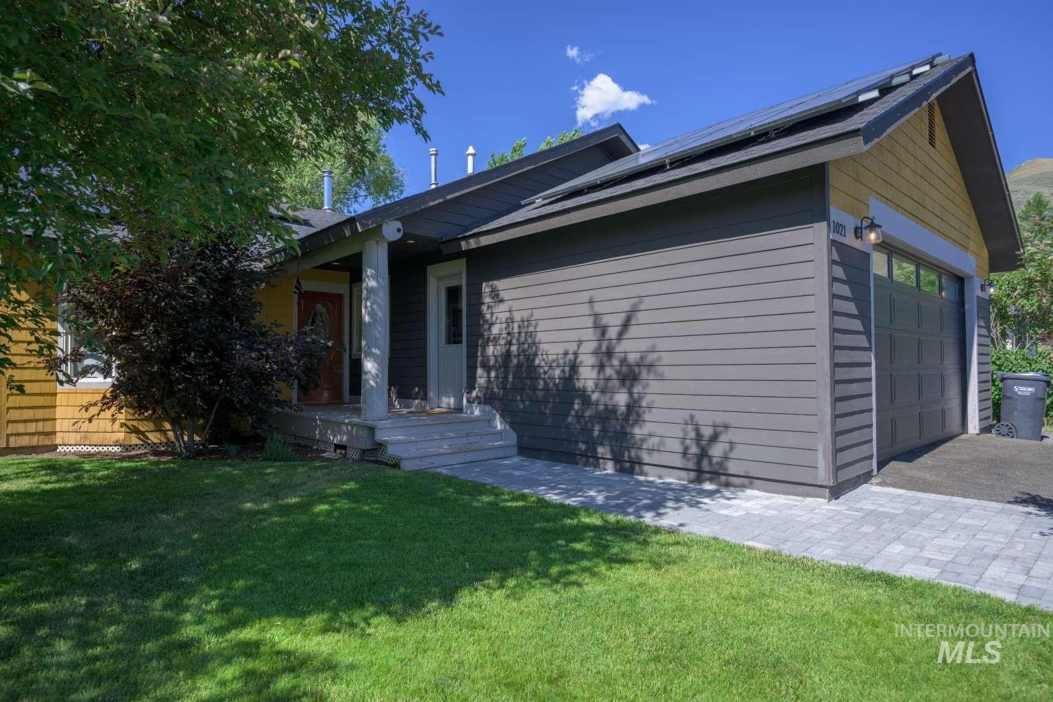 1021 Cherry Hill Dr, Hailey ID 83333
