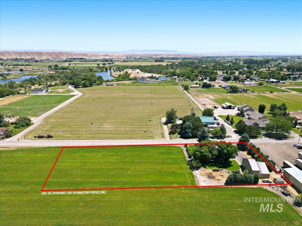 8087 N Pennsylvania Ave, Fruitland ID 83619