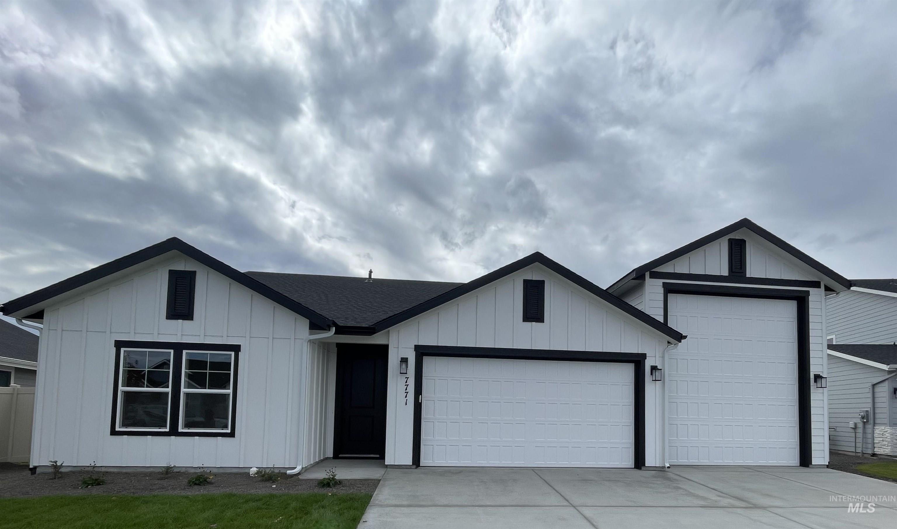 7771 E Meriwether Dr, Nampa ID 83687