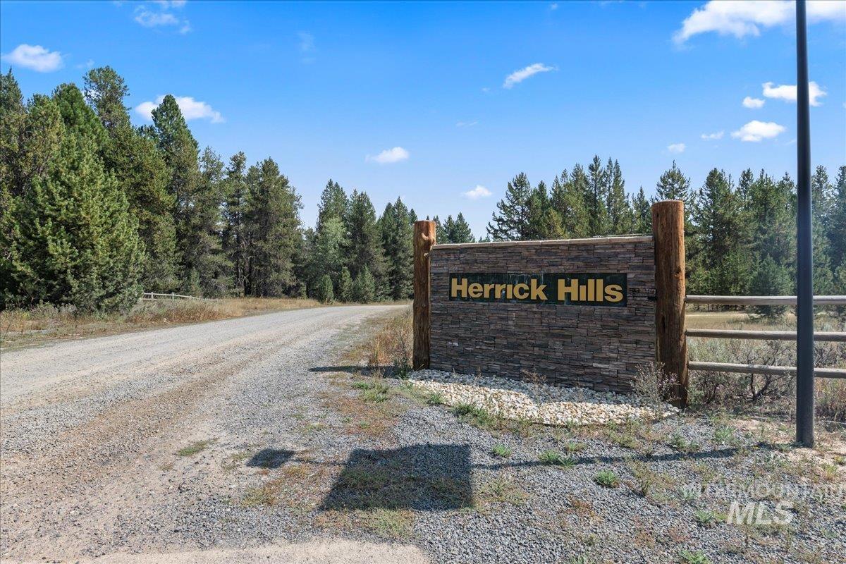 100 Coit Drive, Cascade ID 83611