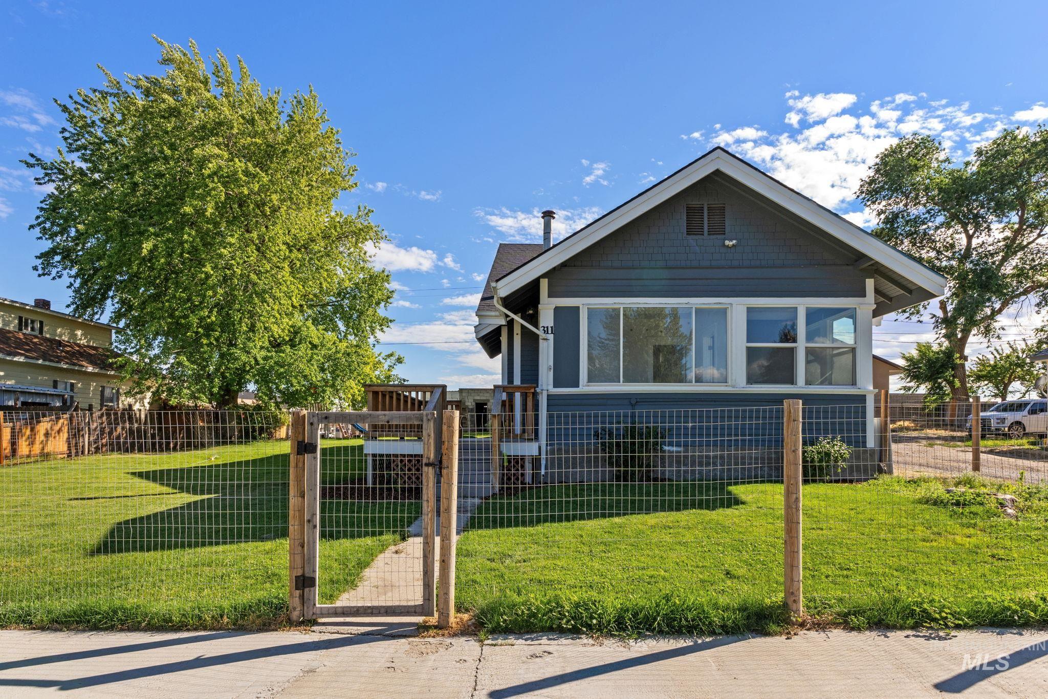 311 W D Street, Shoshone ID 83352