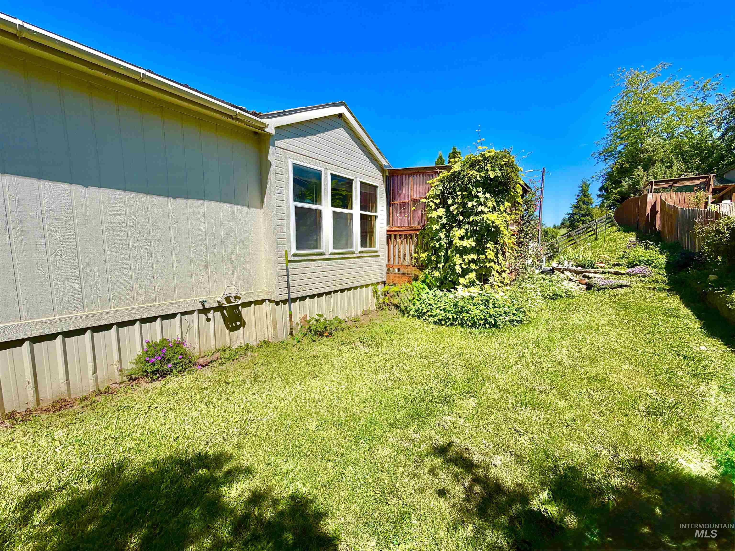 1751 N Polk # 53, Moscow ID 83843