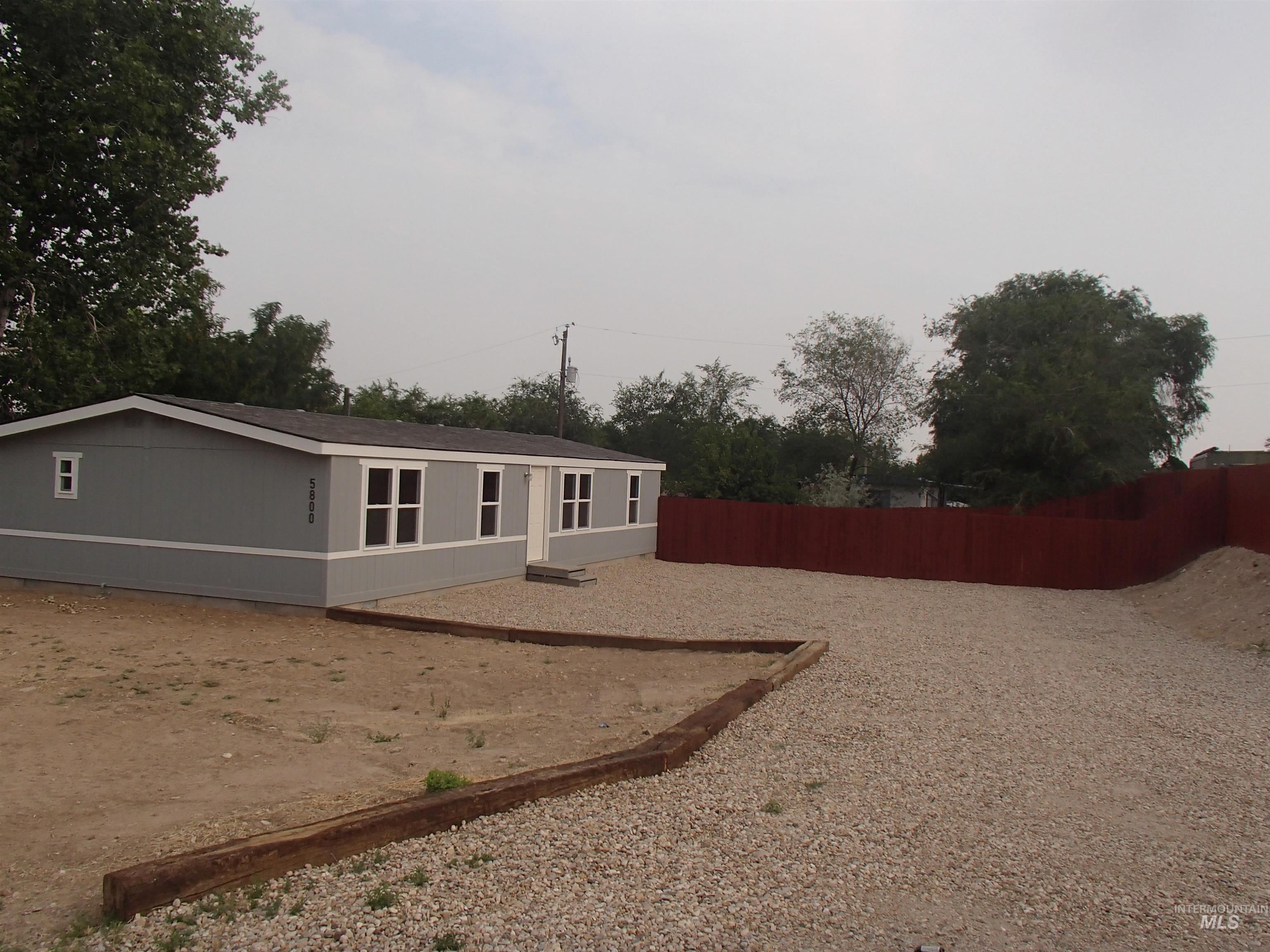 5800 Sunset Dr, Nampa ID 83686
