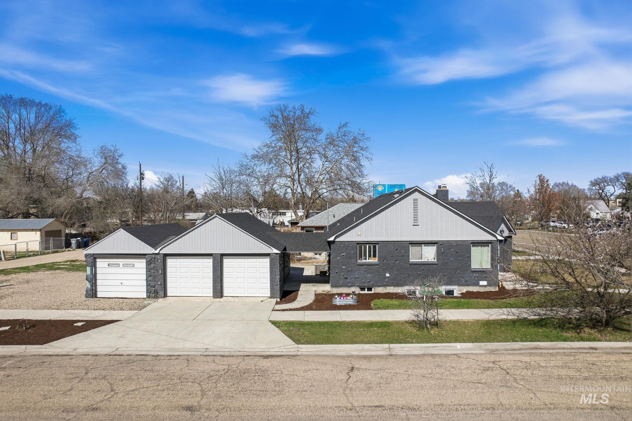 123 S Holly St, Nampa ID 83686