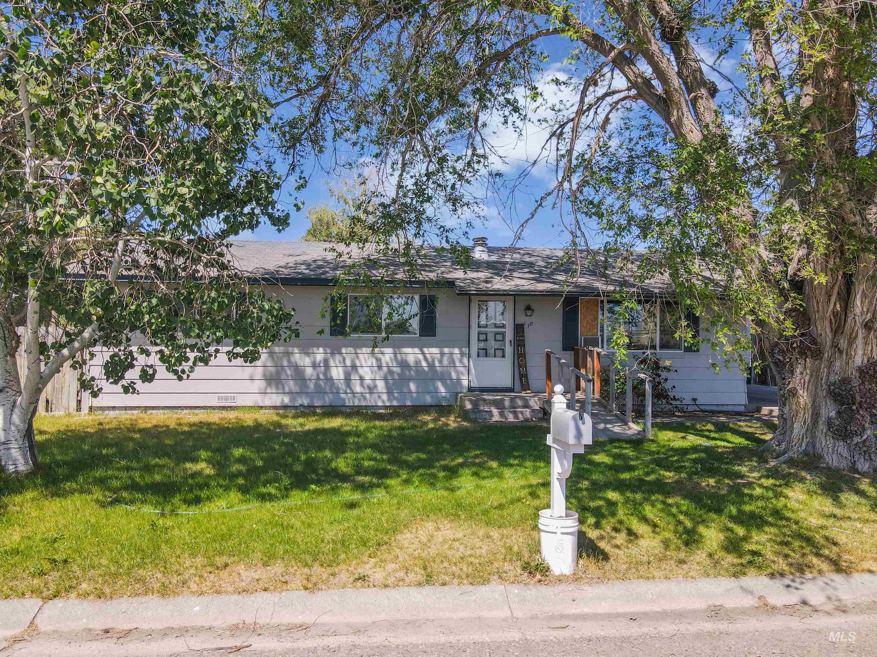 110 N 6th St East, Paul ID 83347