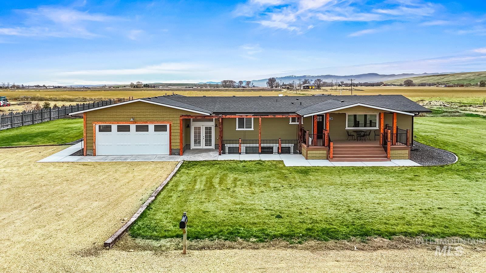 8481 Big Foot Rd, Melba ID 83641