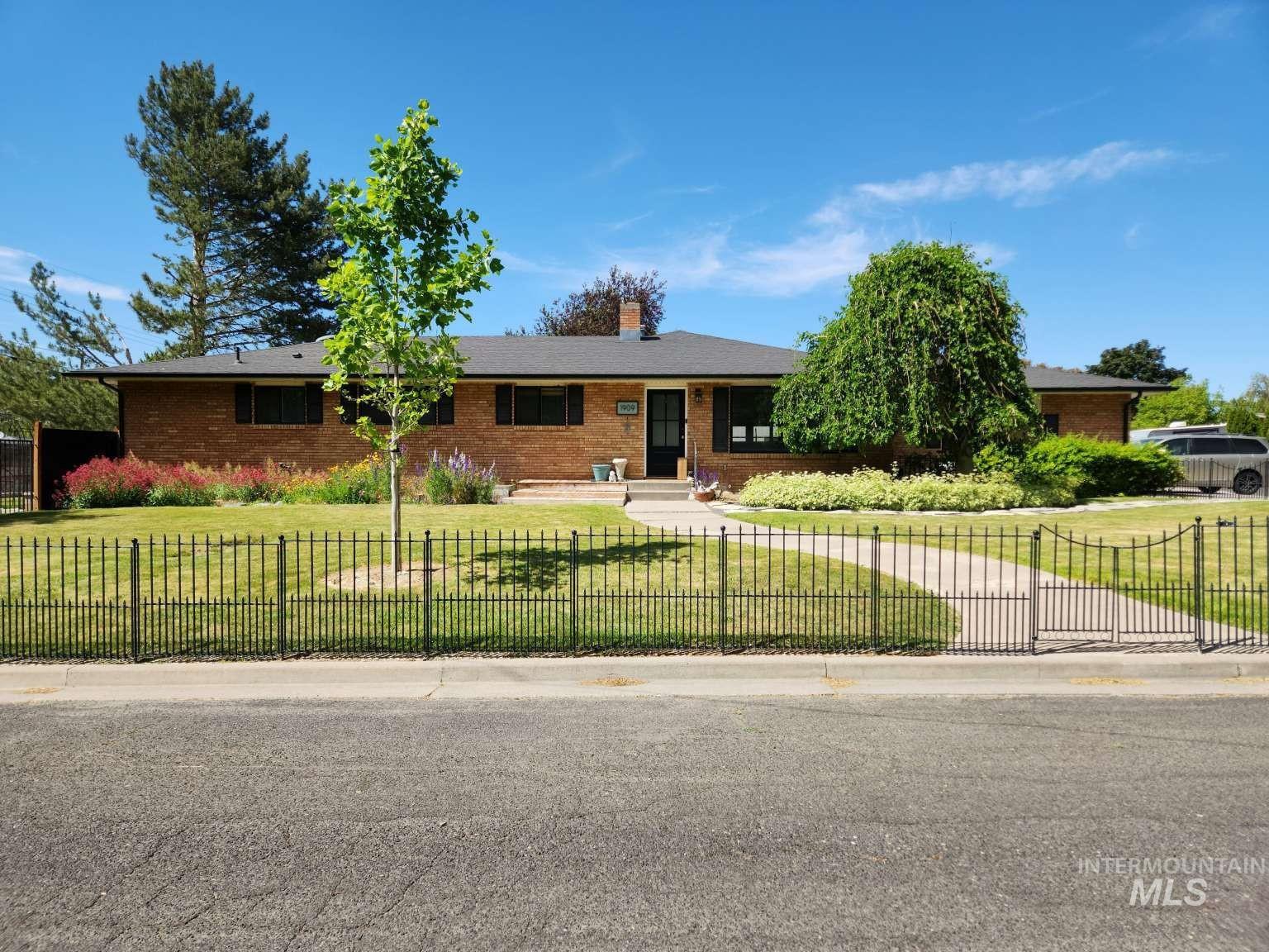 1909 Granada Dr, Twin Falls ID 83301