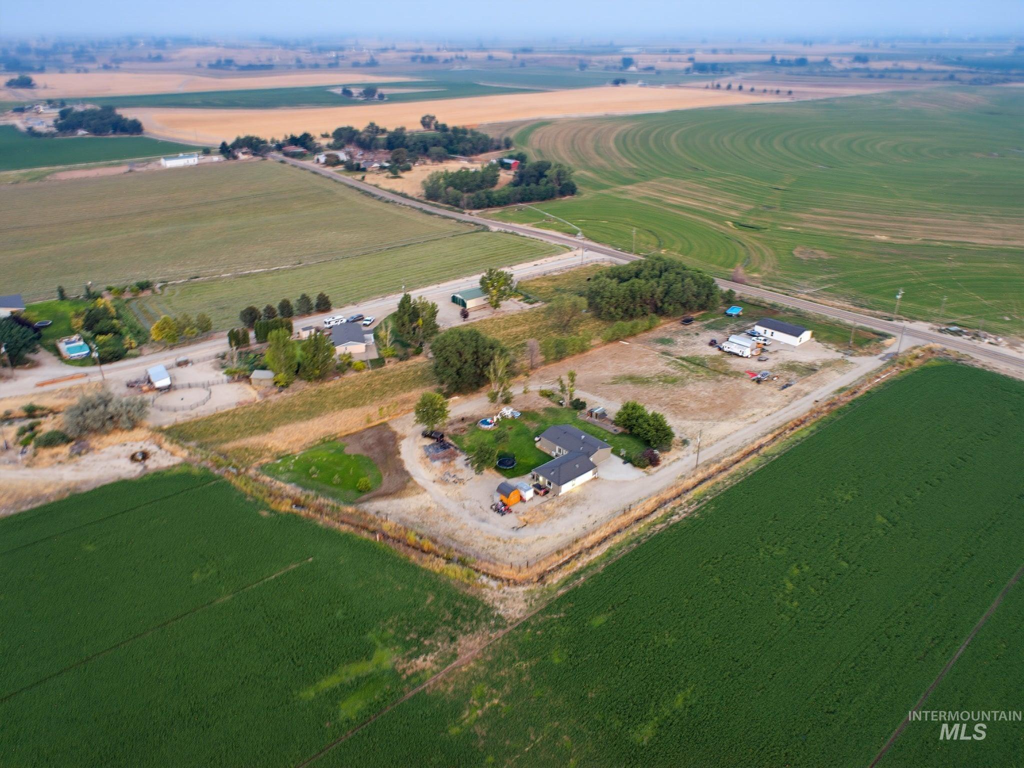 21568/21566 Market Rd, Parma ID 83660