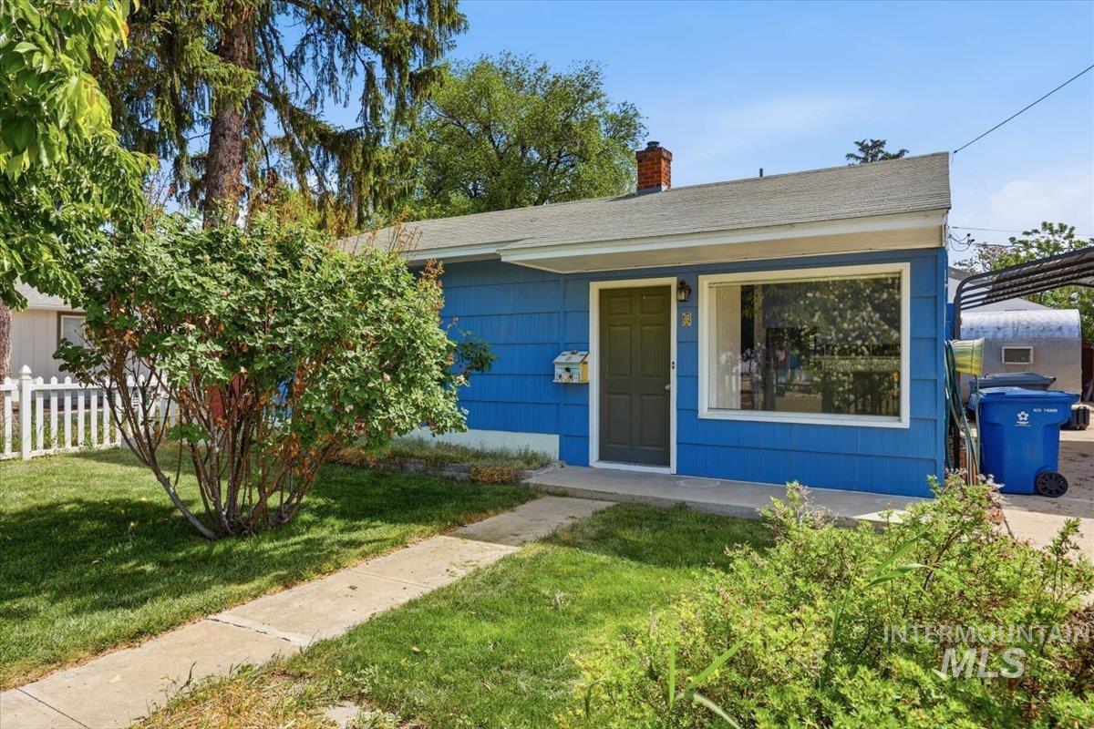 8 N Sunset St, Nampa ID 83651