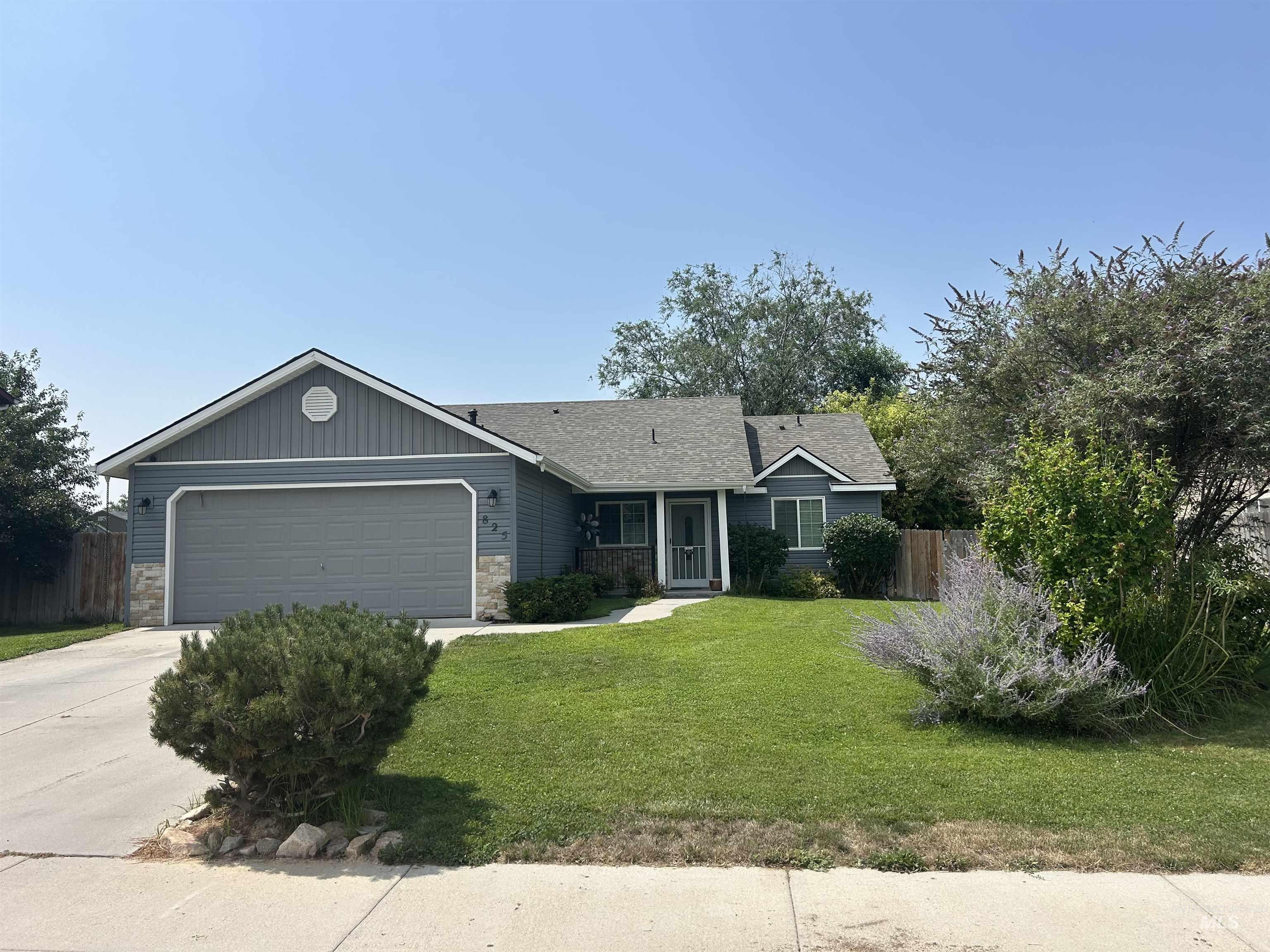 825 S Bonneville Drive, Nampa ID 83686