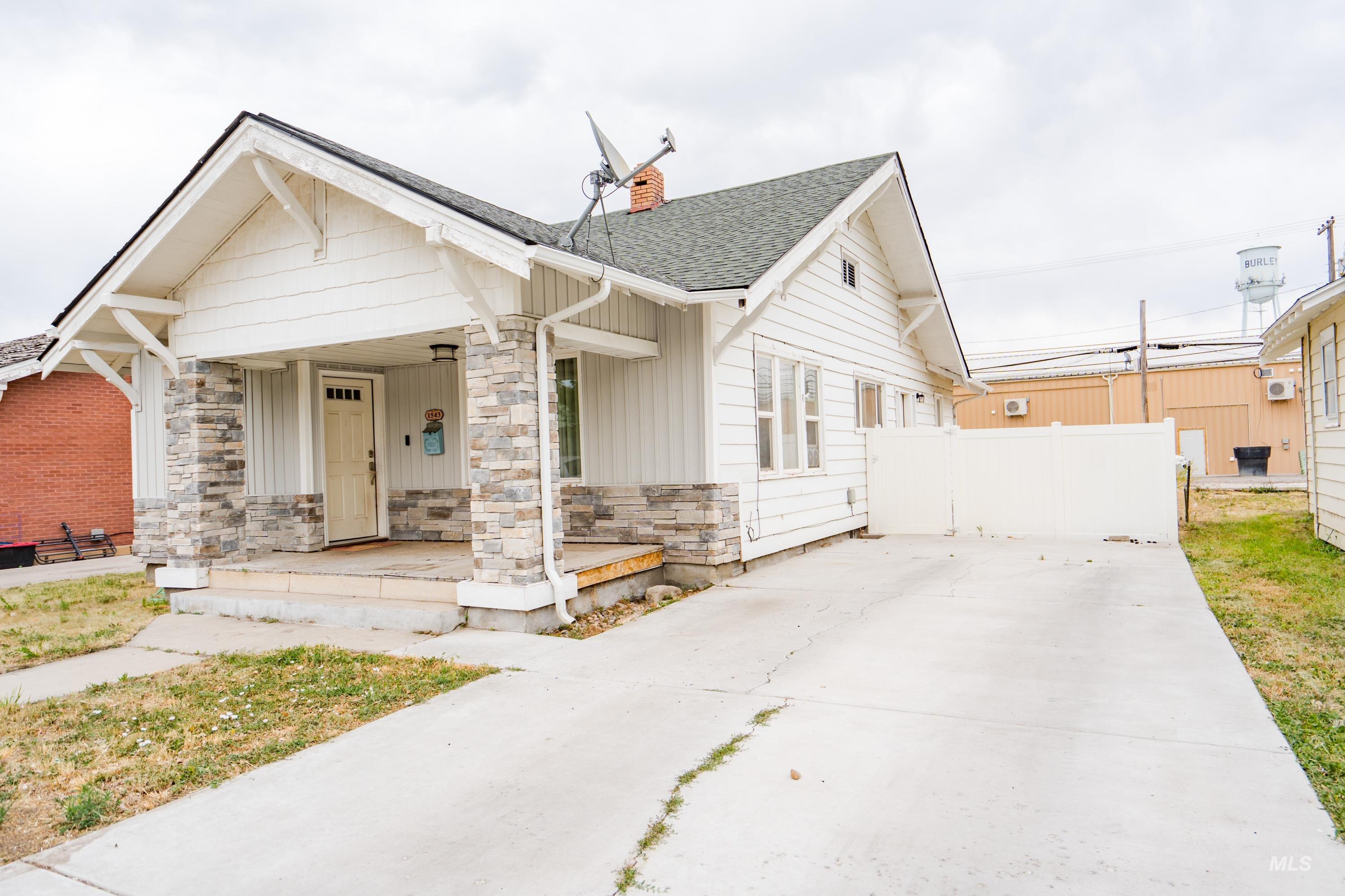 1543 Oakley Ave, Burley ID 83318