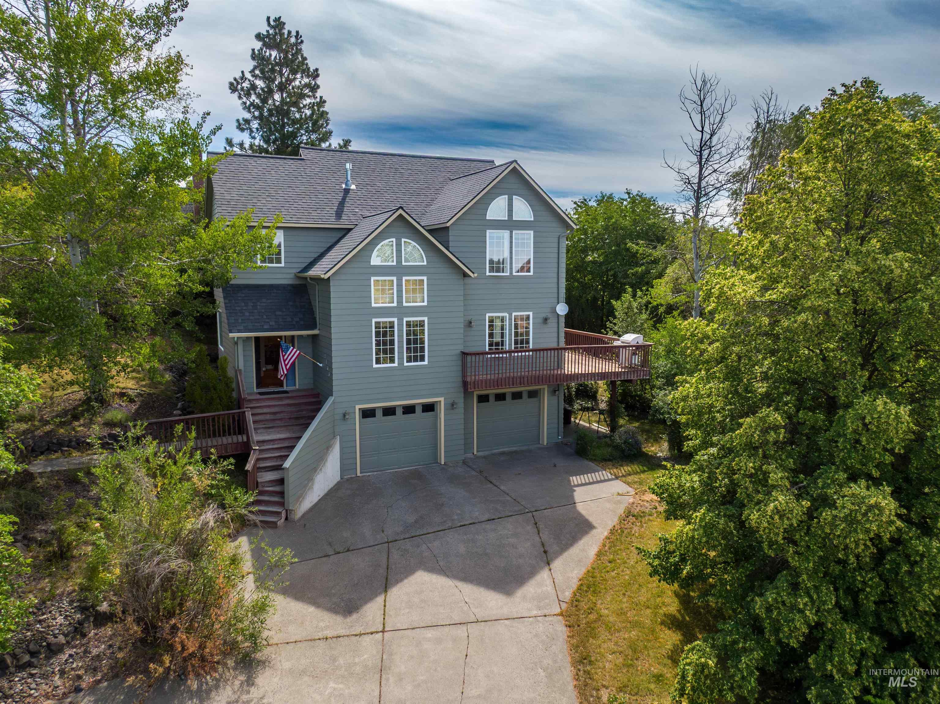 2135 Moser Street, Moscow ID 83843