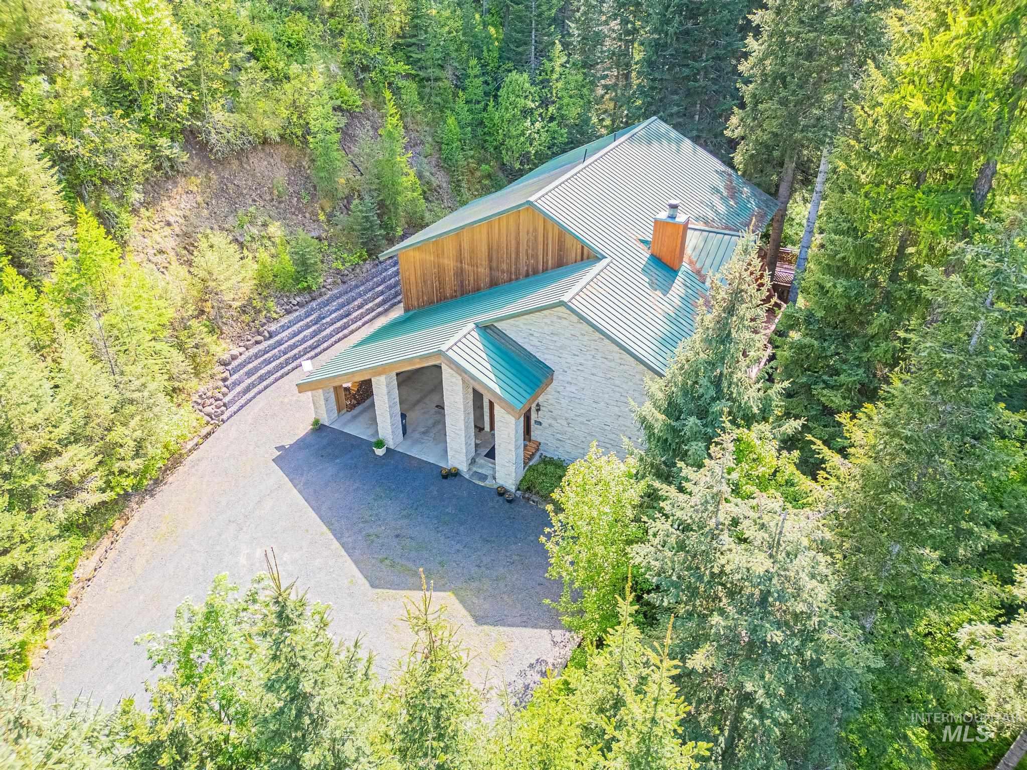 1761 Little Bear Ridge, Troy ID 83871
