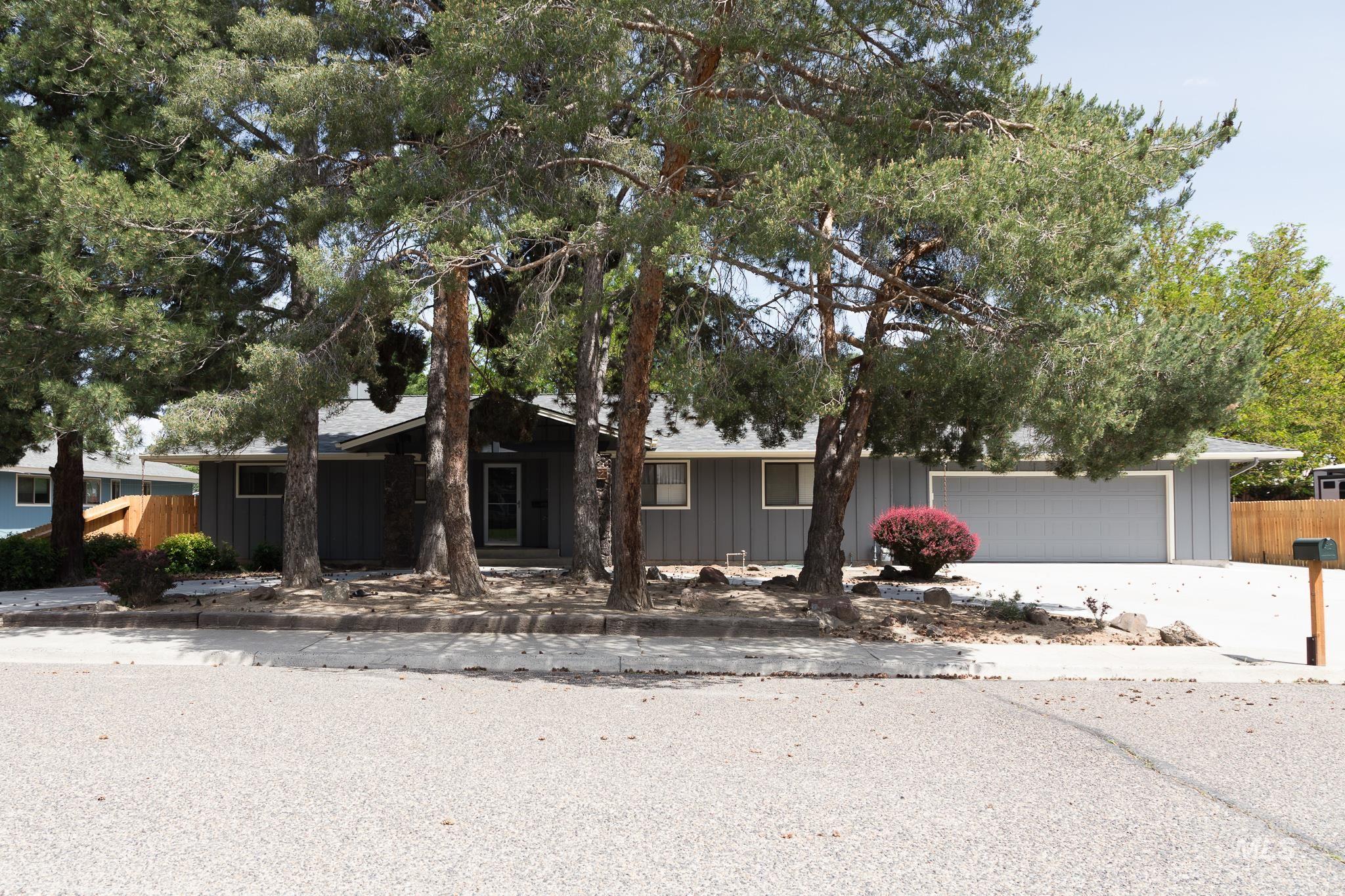 282 NW 16th St, Ontario OR 97914