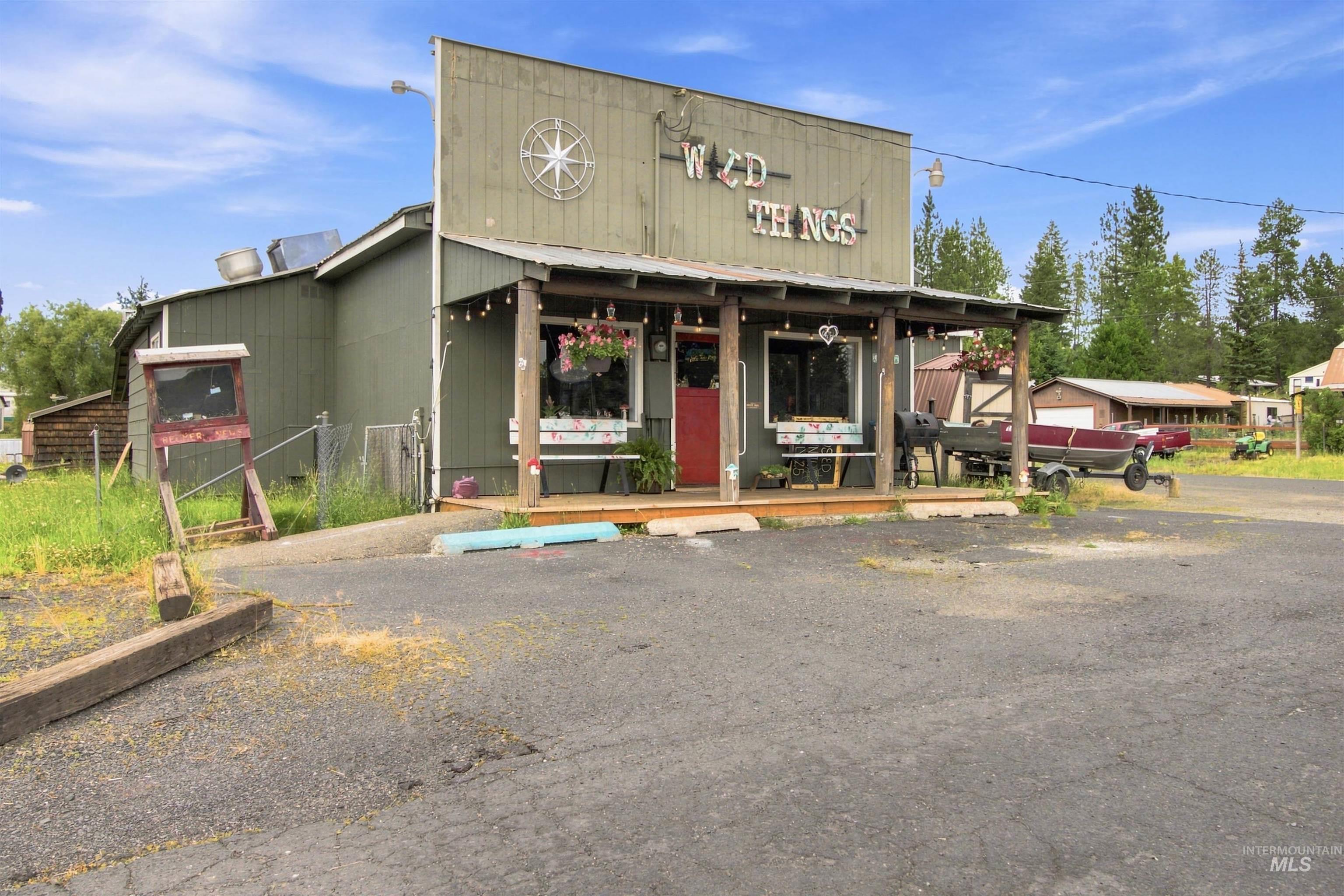 5588 Highway 8 E, Deary ID 83823
