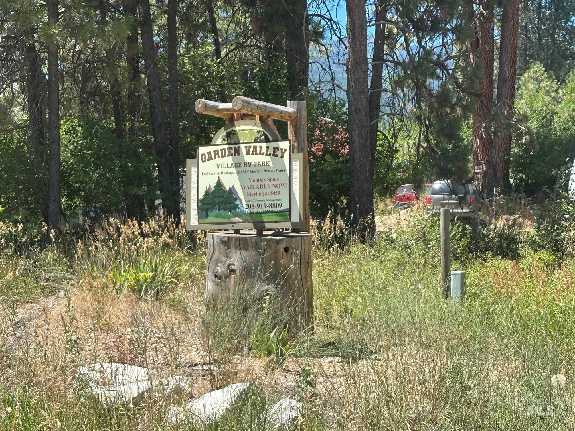 422 S Middlefork Rd., Crouch ID 83622