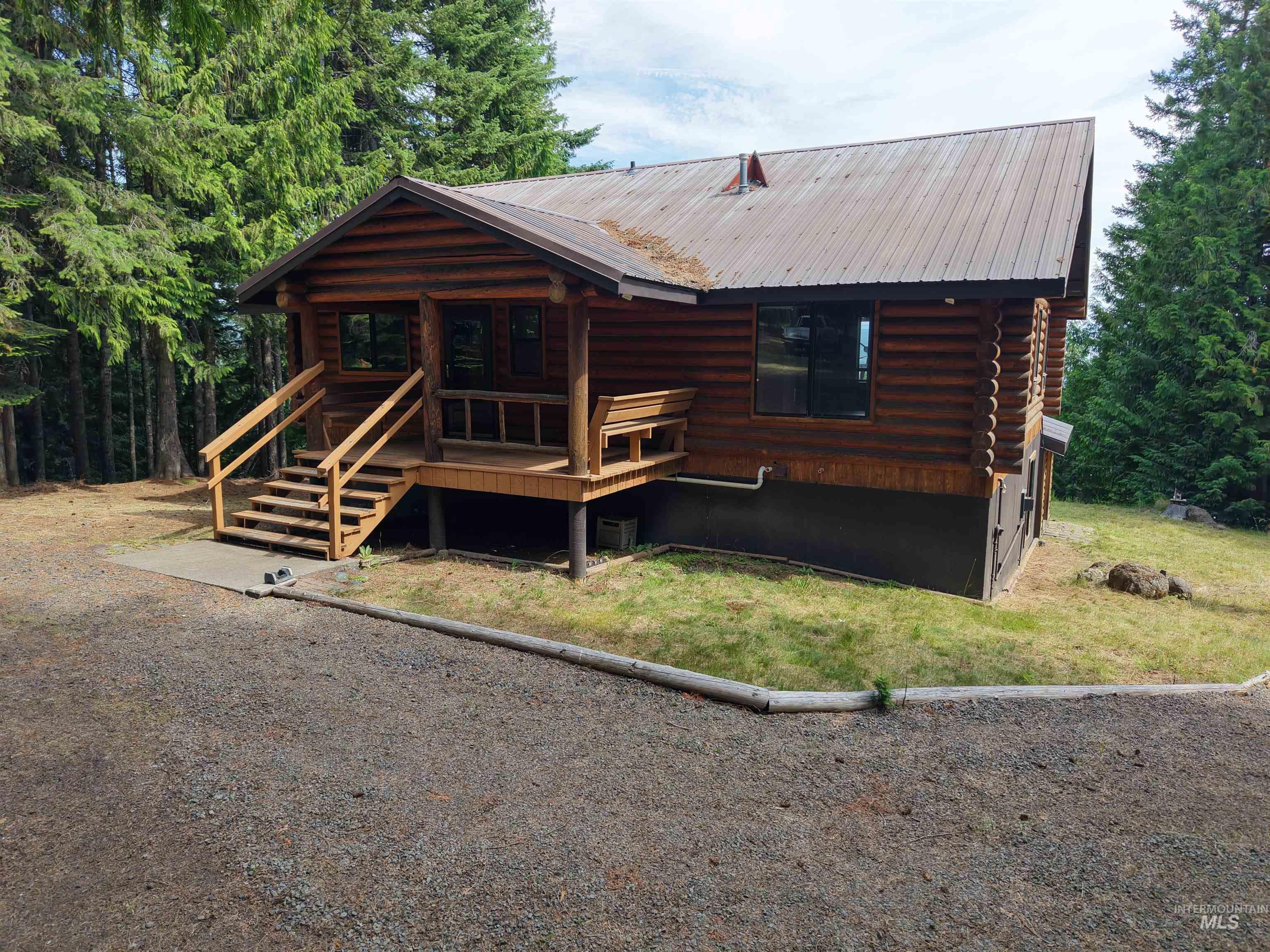 6125 Freeman Creek Rd, Lenore ID 83541