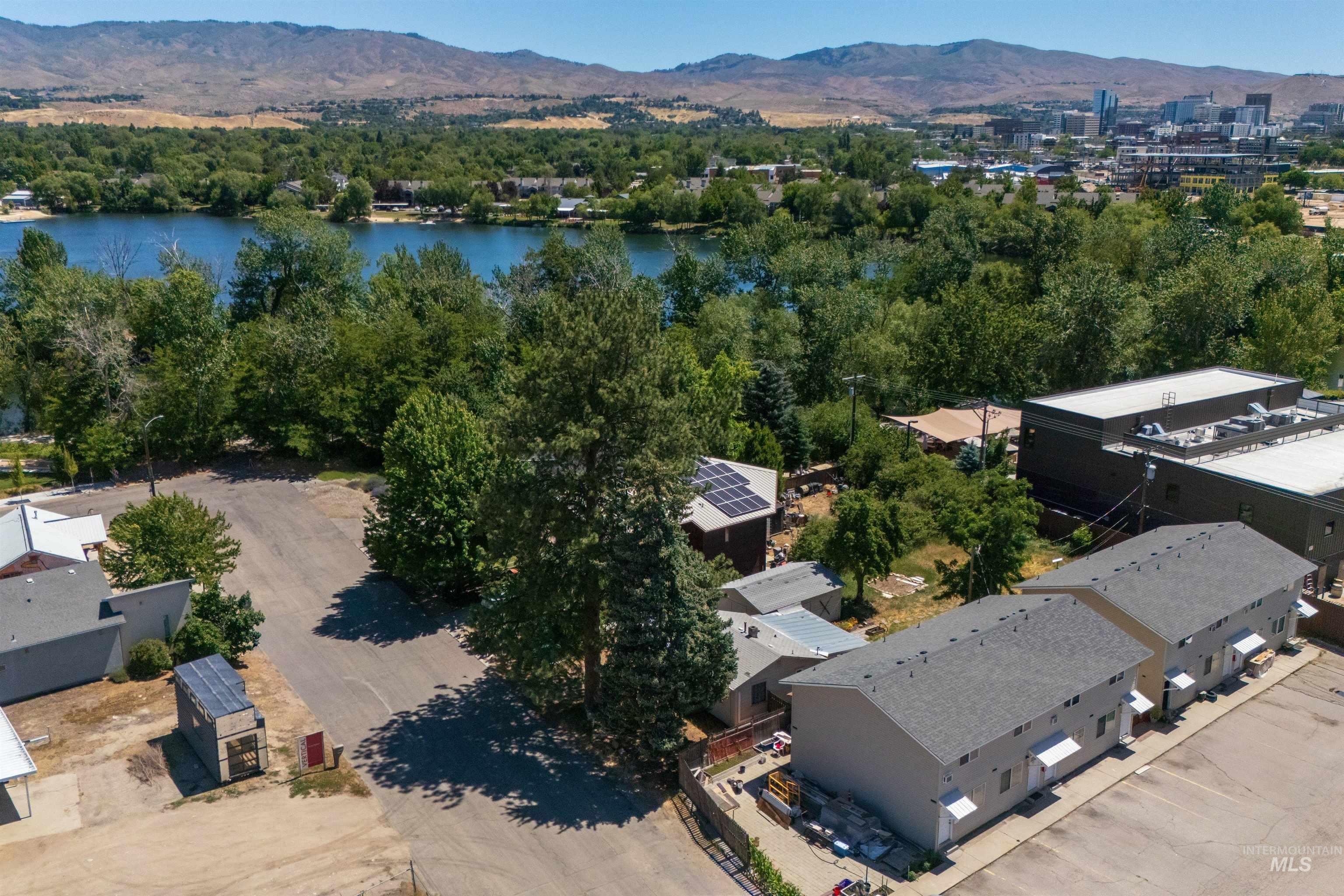 209 E 33rd St, Garden City ID 83714