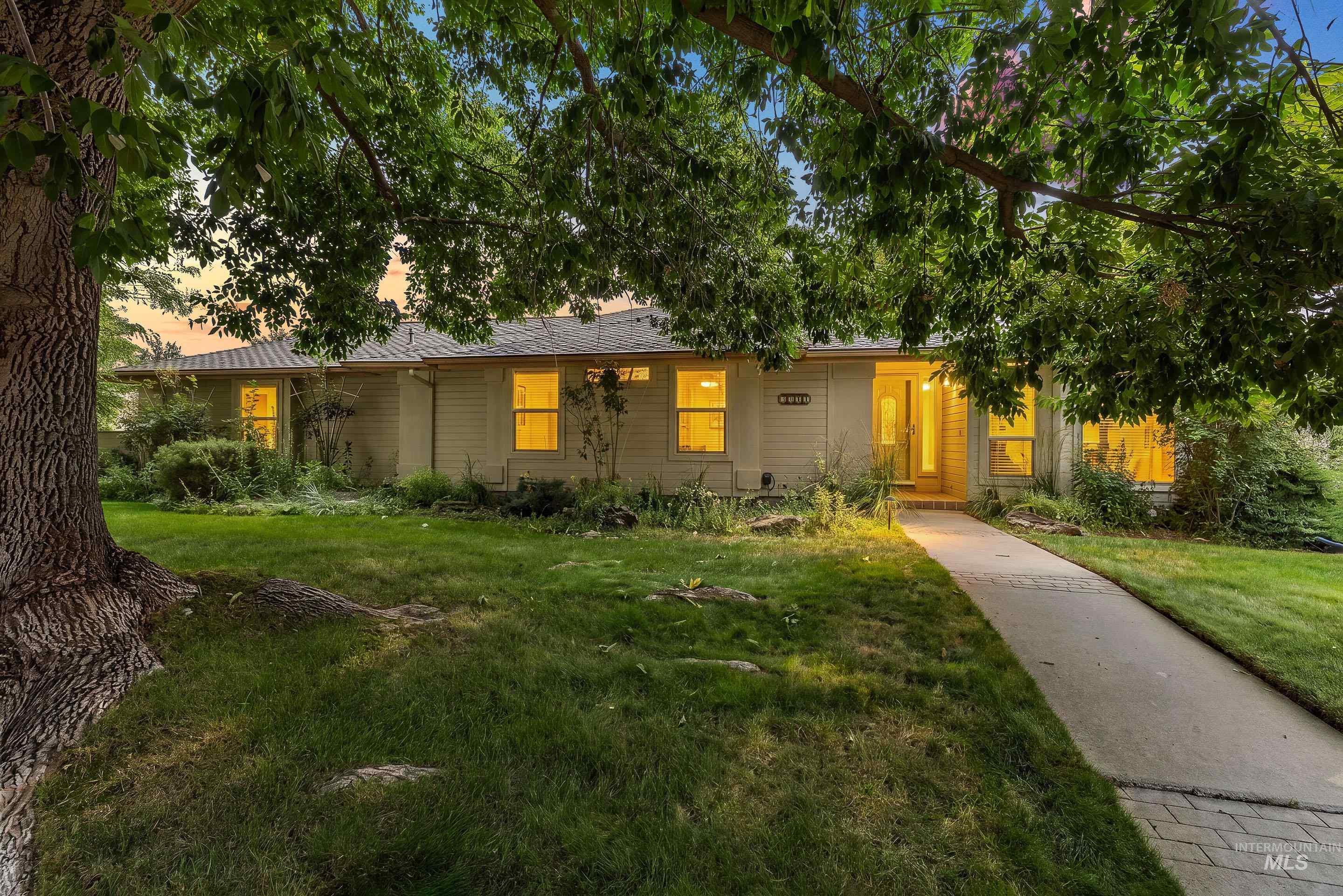 3011 E Rivernest Dr, Boise ID 83706