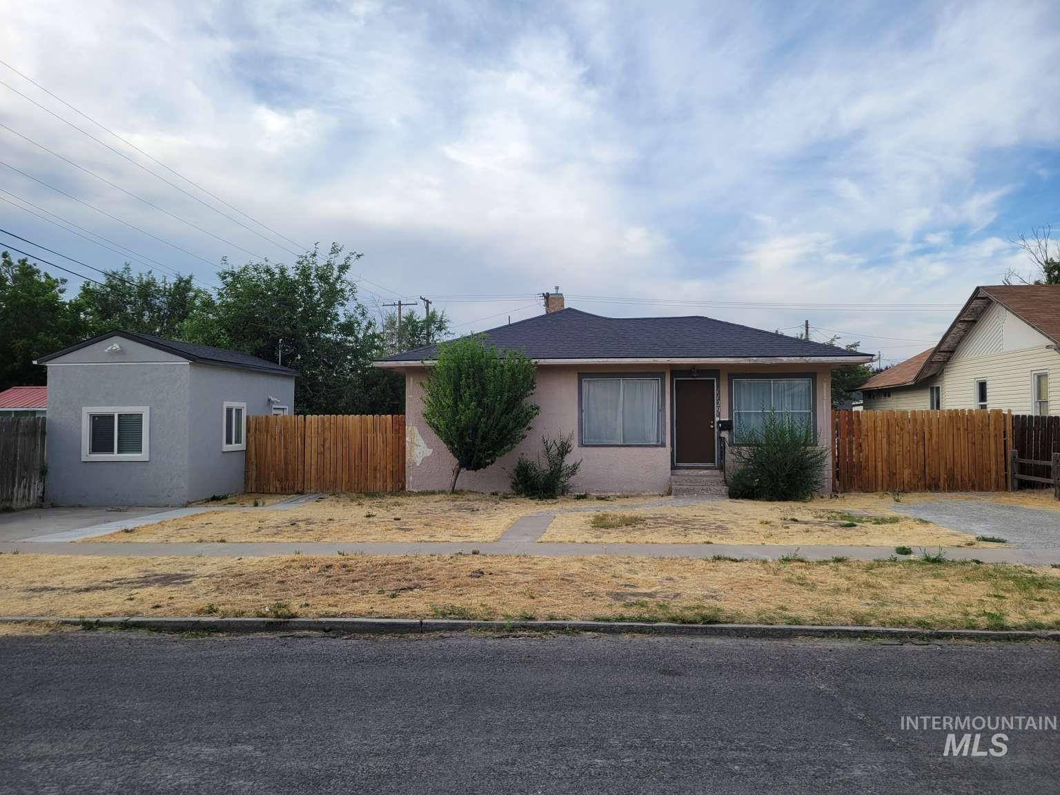 1129 6th Ave, Twin Falls ID 83301