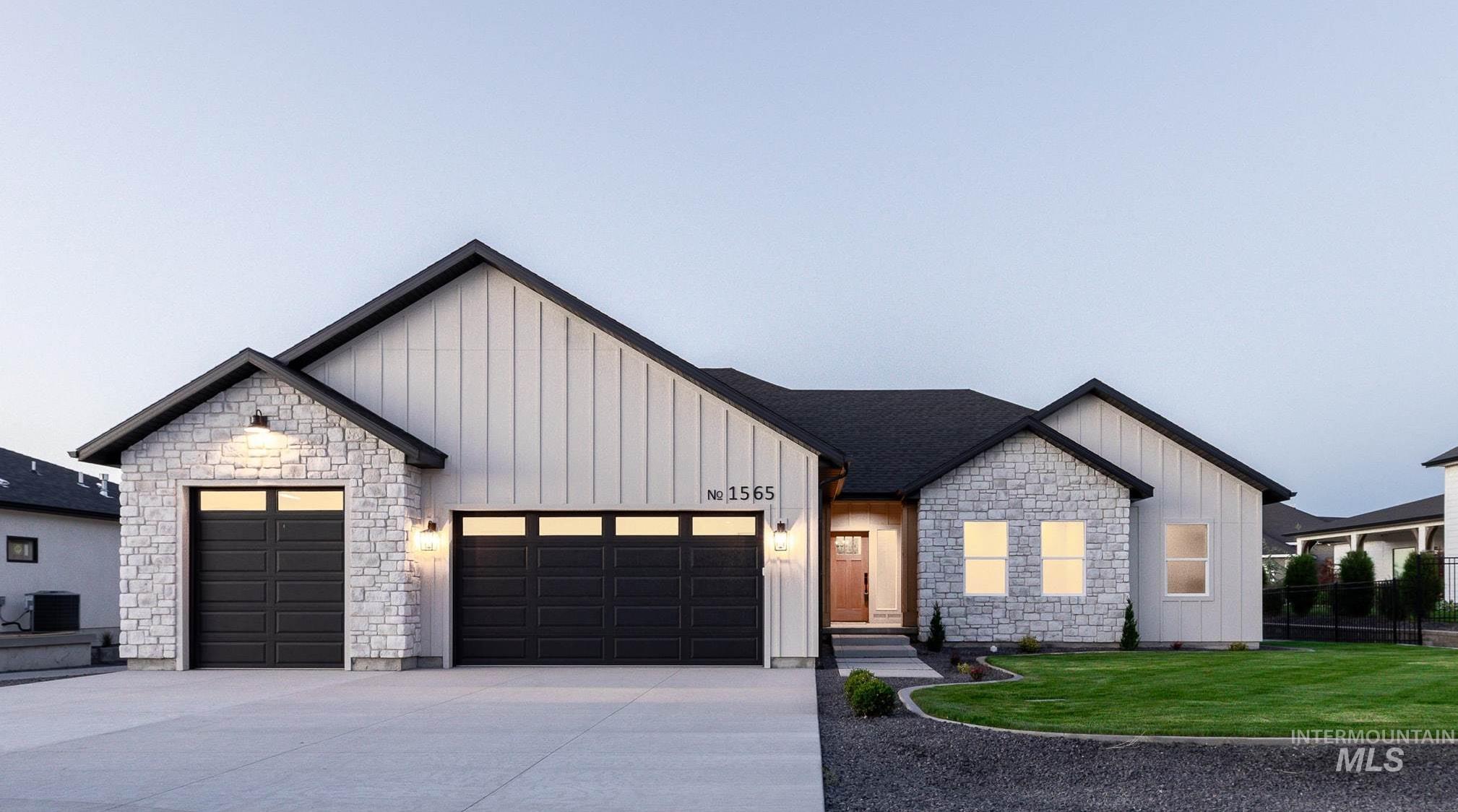 1565 Clear Creek Loop, Twin Falls ID 83301