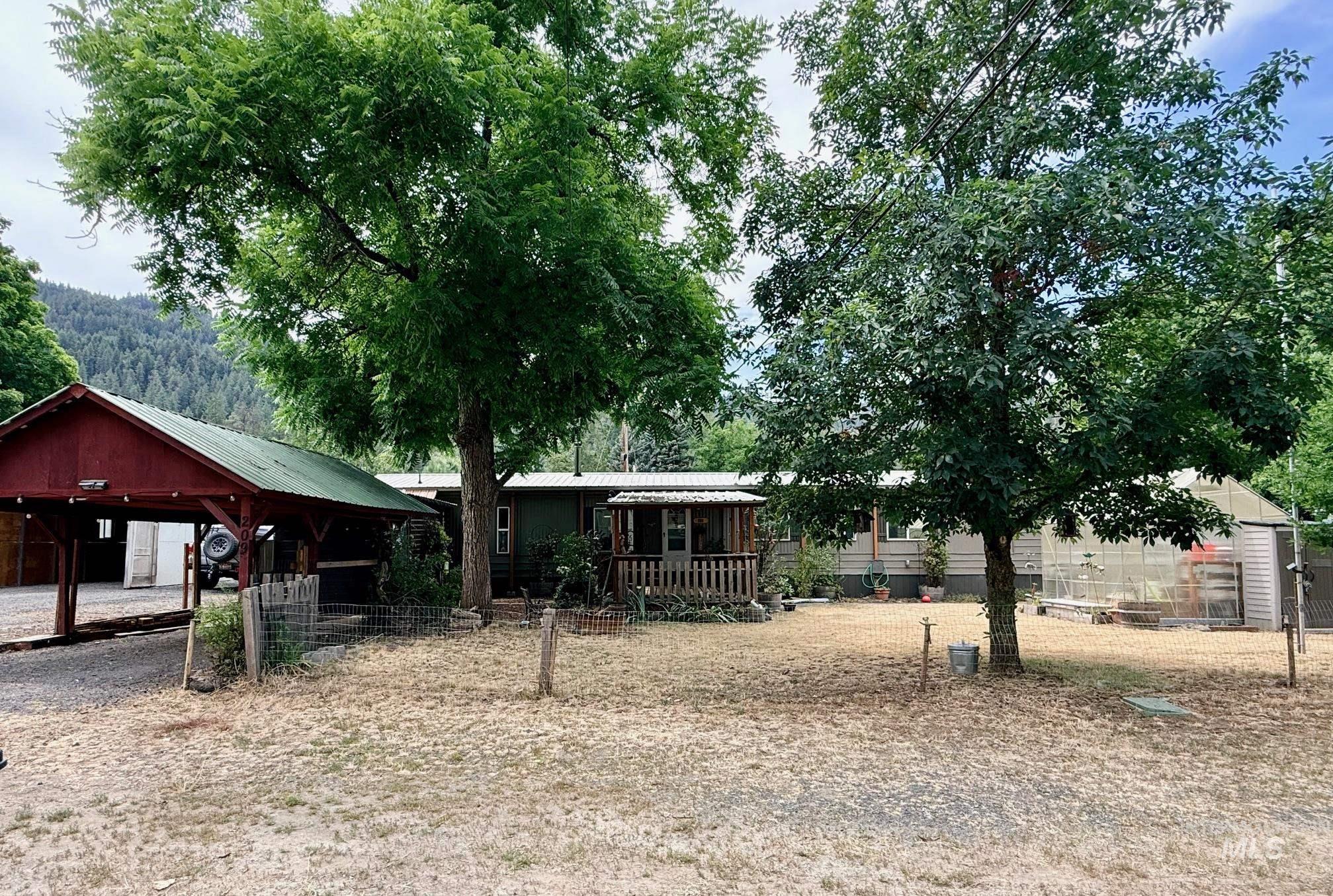 209 E Court Street, Peck ID 83545