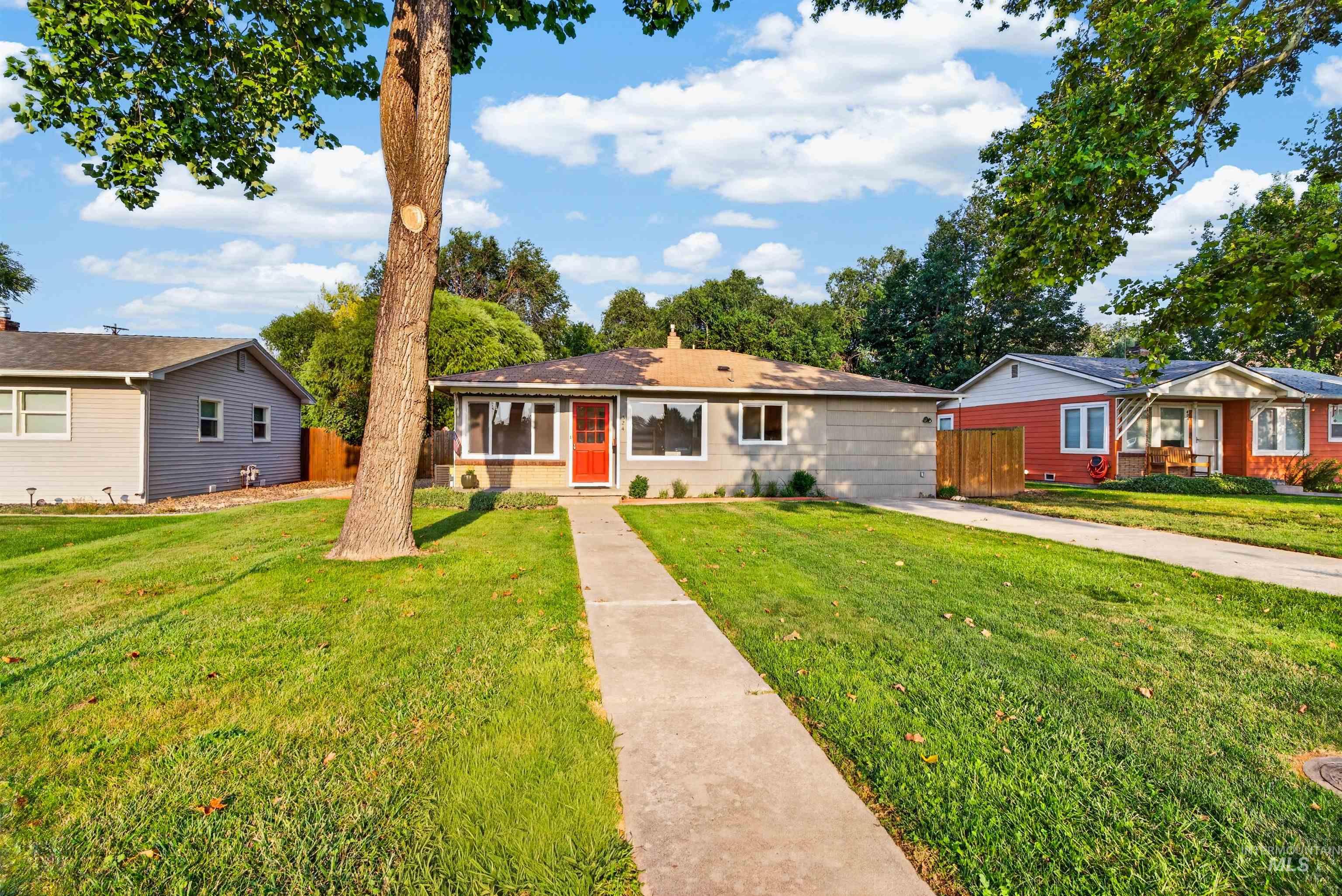 324 S Pine St, Nampa ID 83686