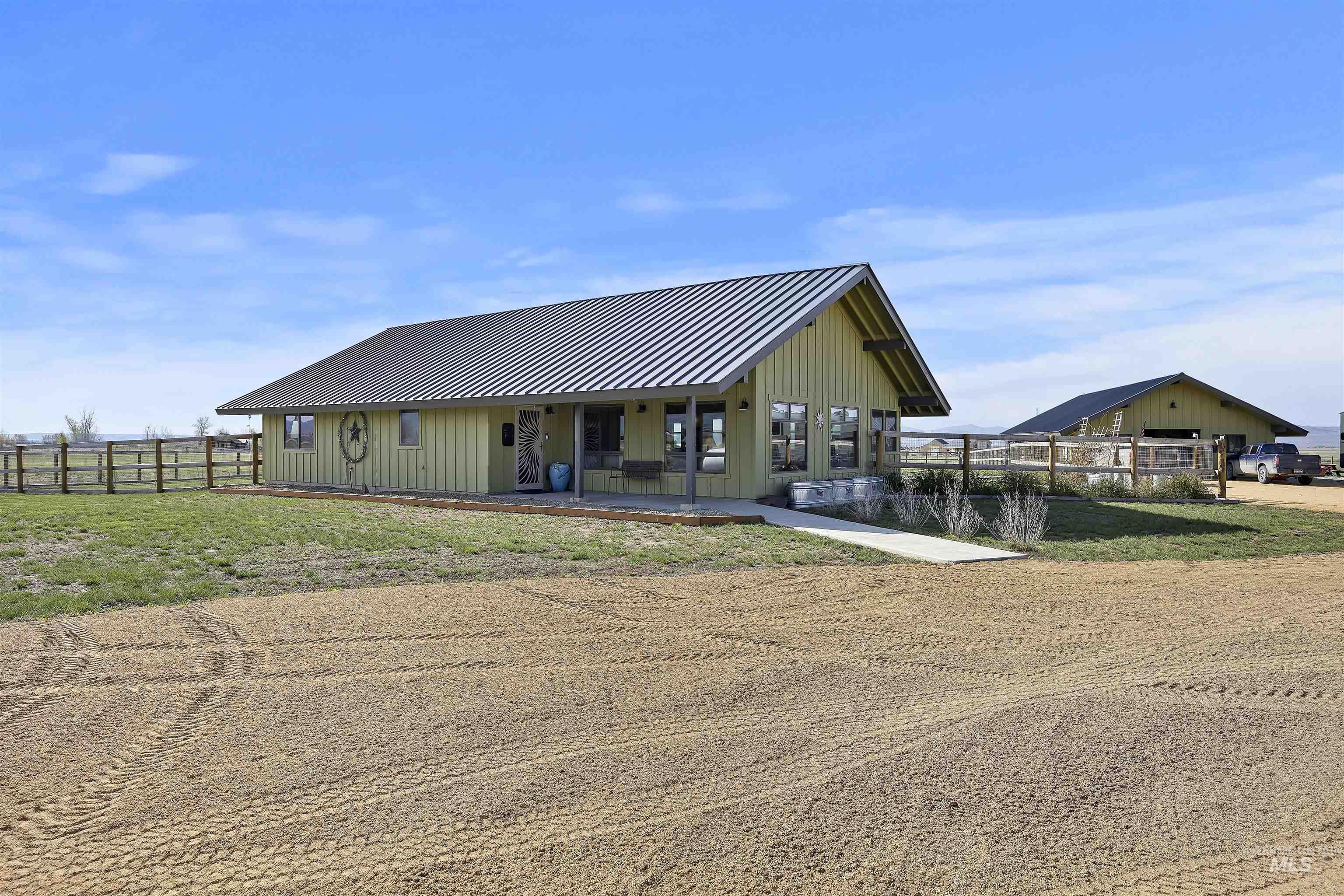 115 W Horseshoe Loop, Fairfield ID 83327