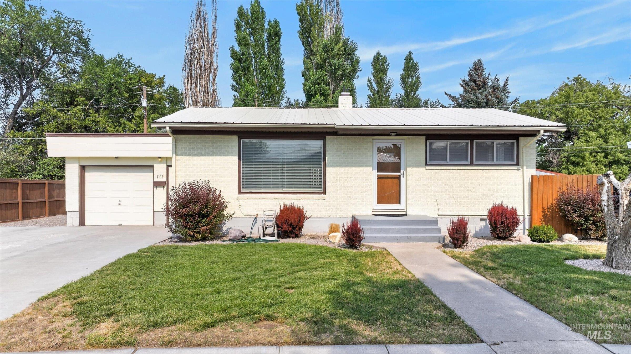 1119 Meadowbrook Ln, Pocatello ID 83201