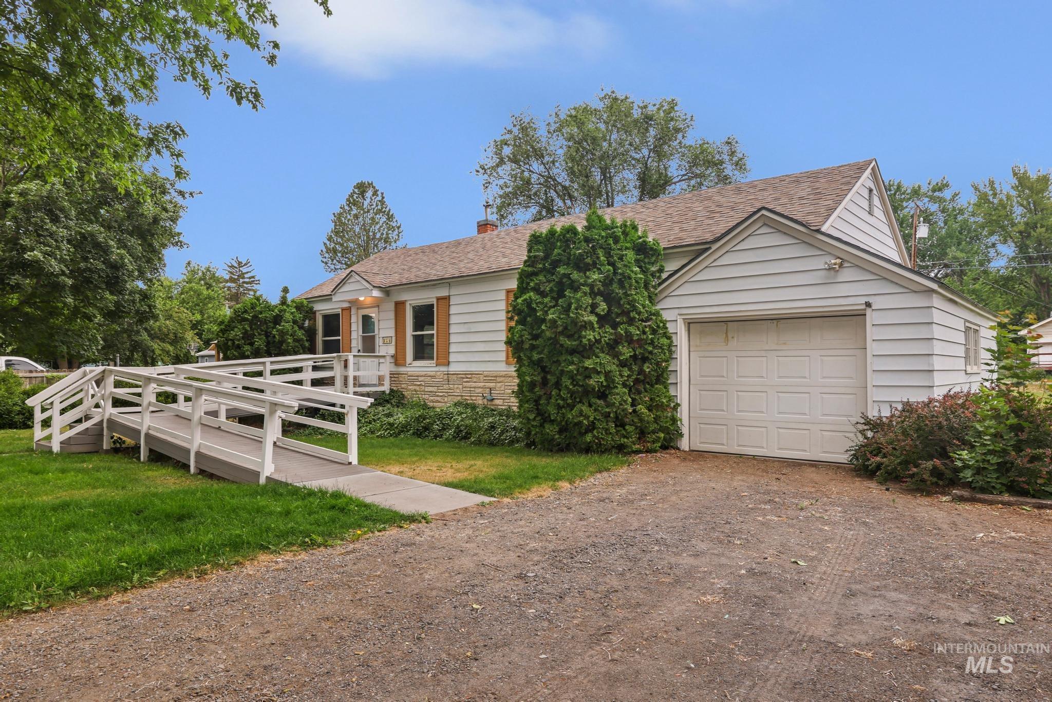 356 E Avenue B, Wendell ID 83355