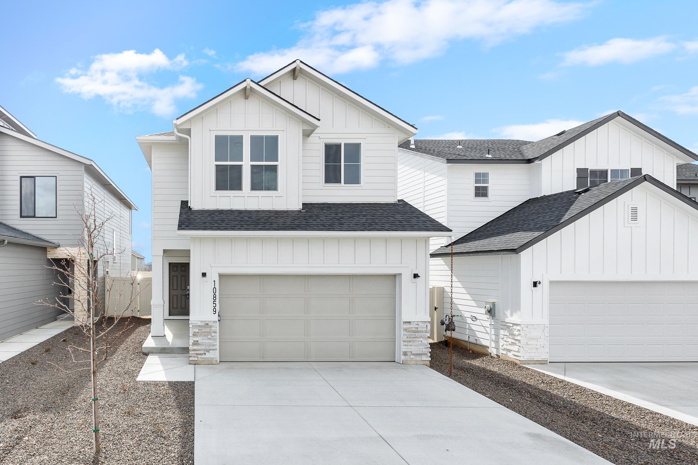 952 Thunderbolt Dr, Mountain Home ID 83647