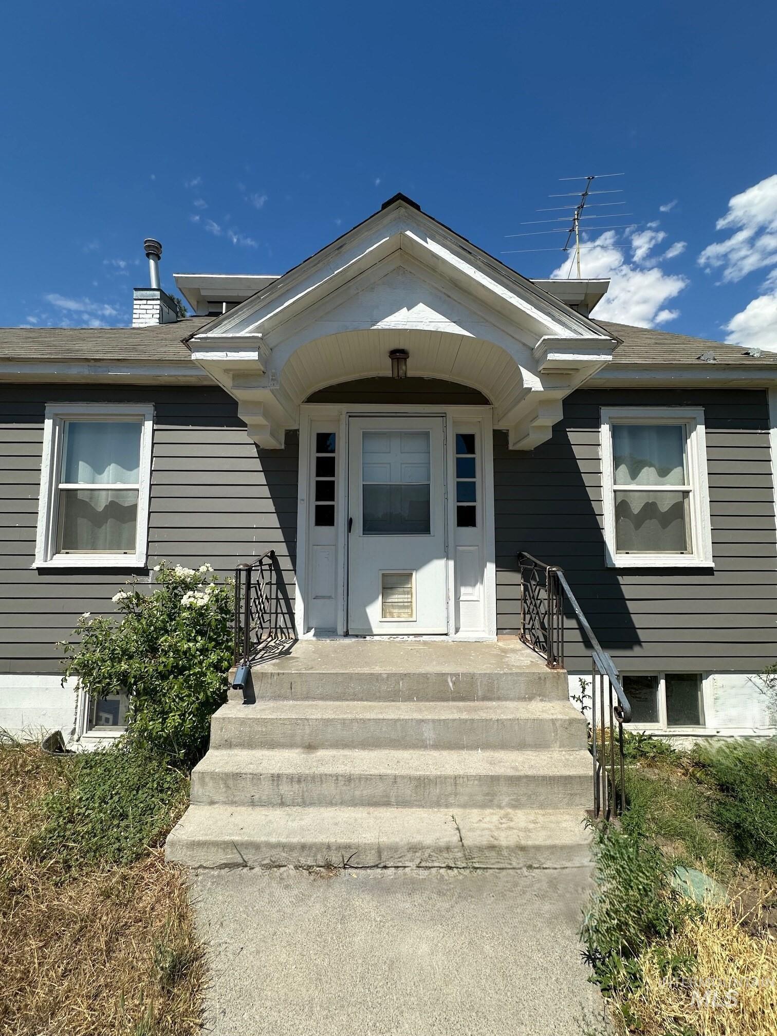 787 SW 3rd St, Ontario OR 97914